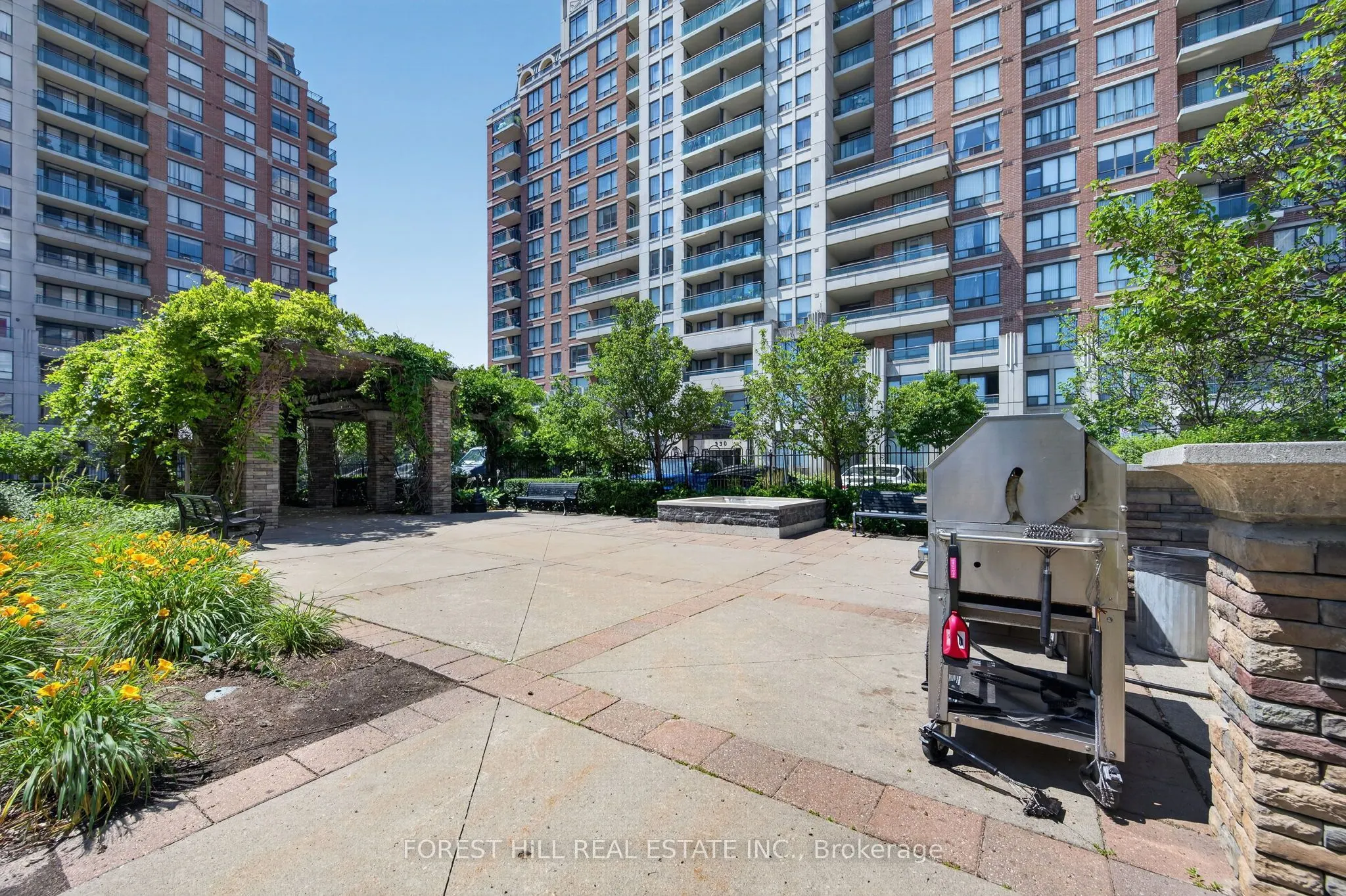 350 Red Maple Road #407