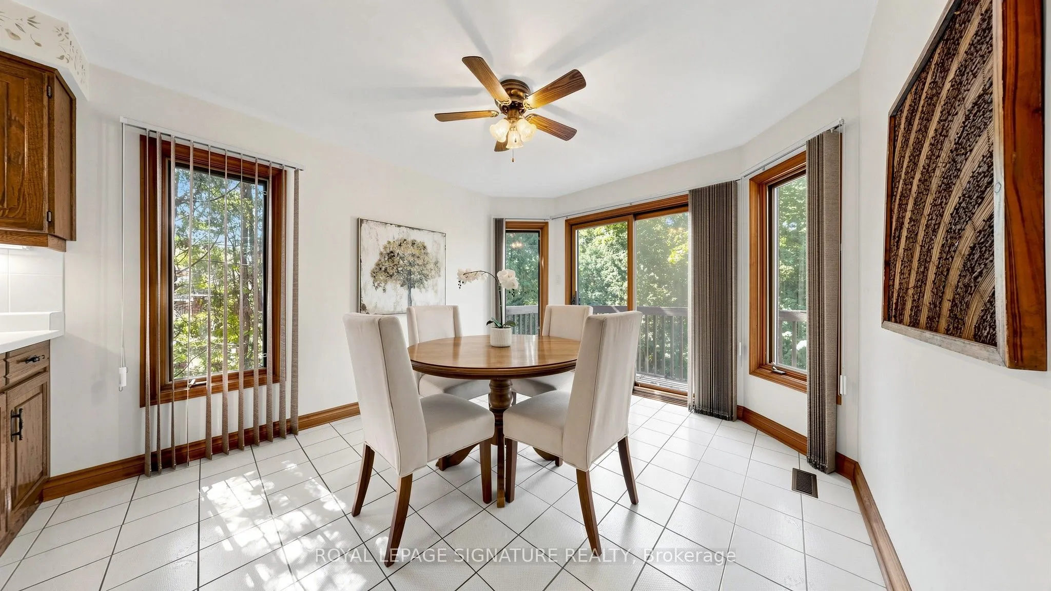 8 Royal Garden Boulevard