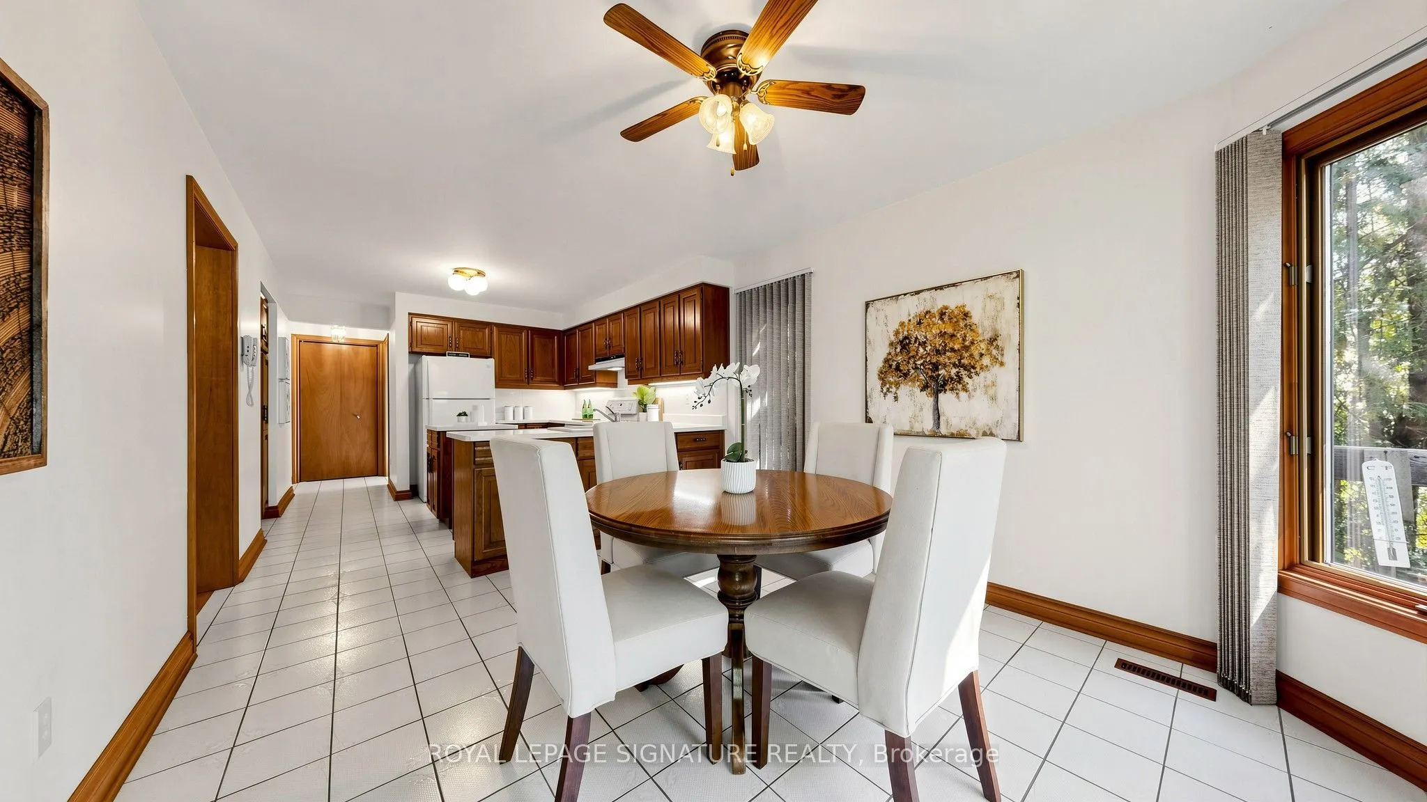 8 Royal Garden Boulevard