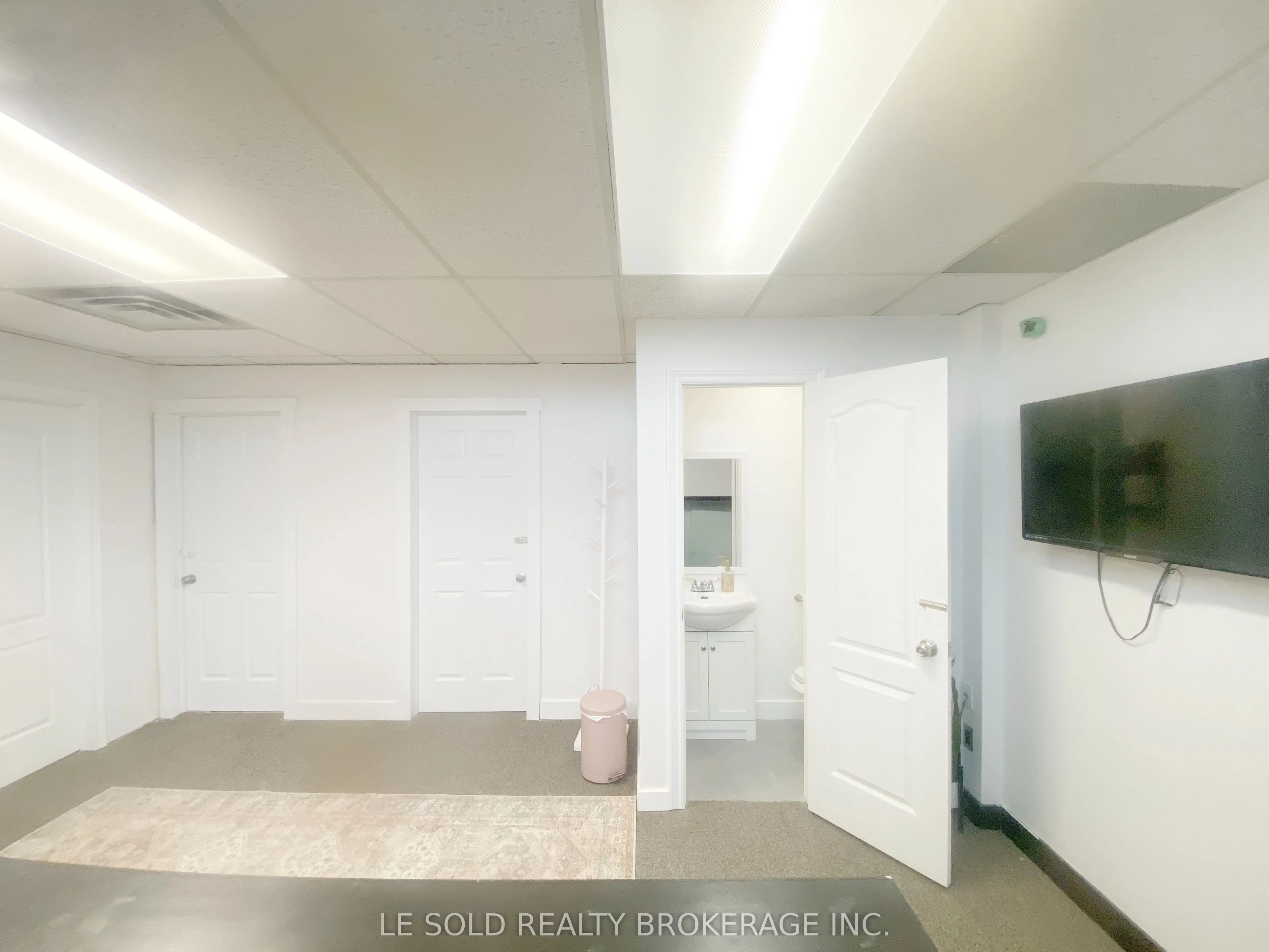 117 Ringwood Drive #4 (2nd Floor C & D)