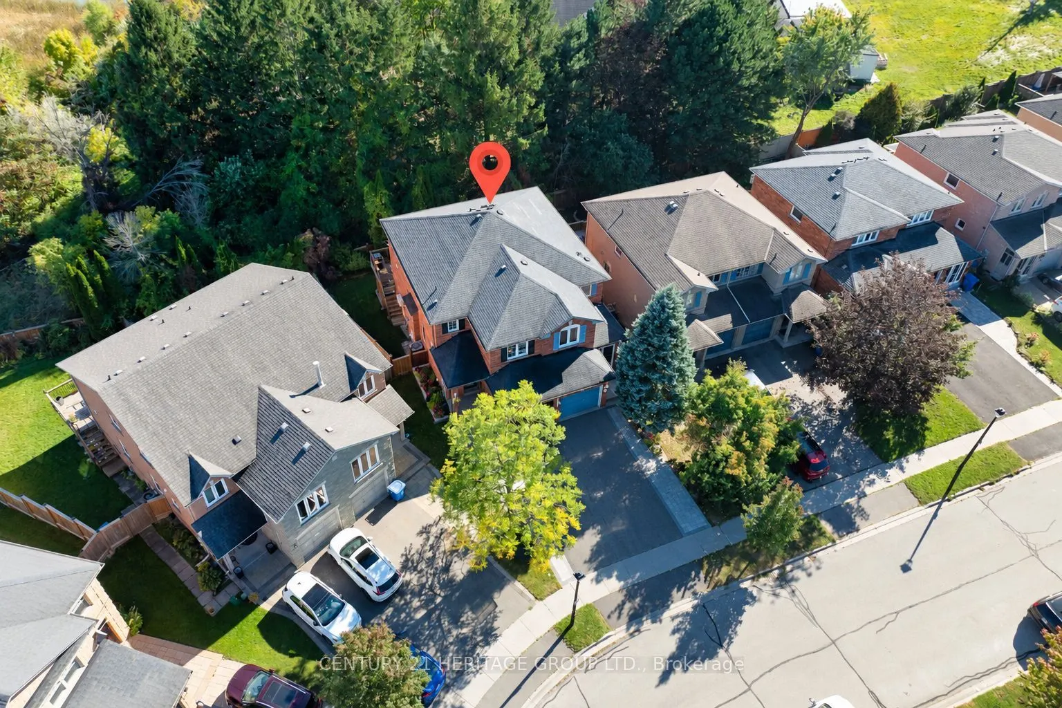 671 Walpole Crescent