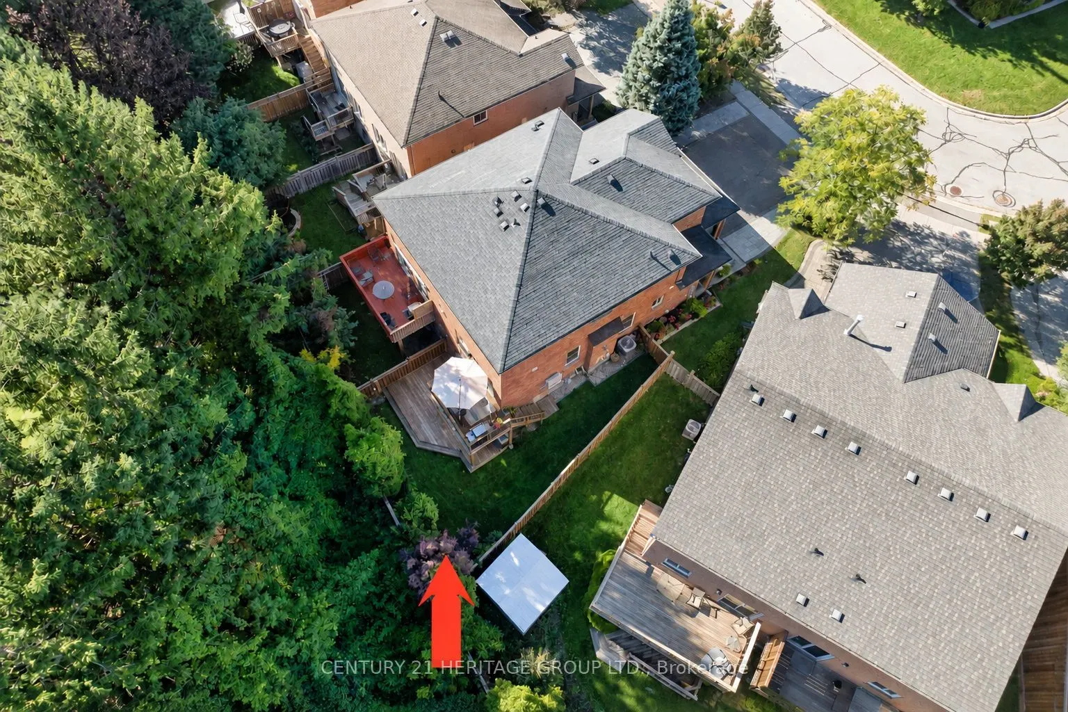 671 Walpole Crescent