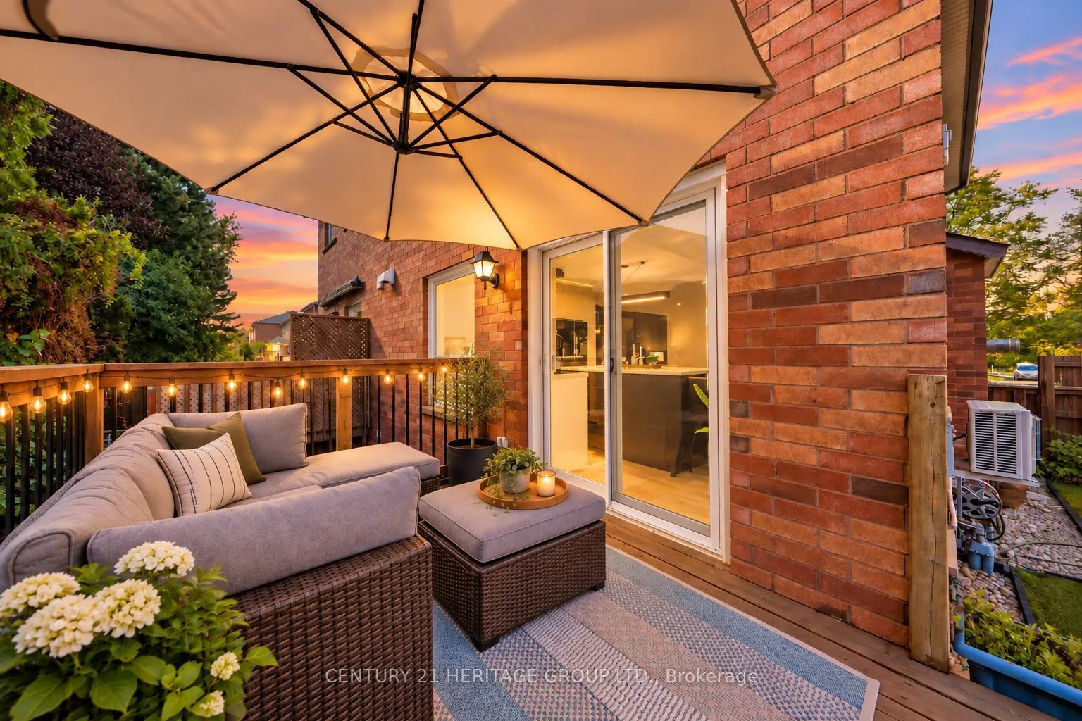671 Walpole Crescent
