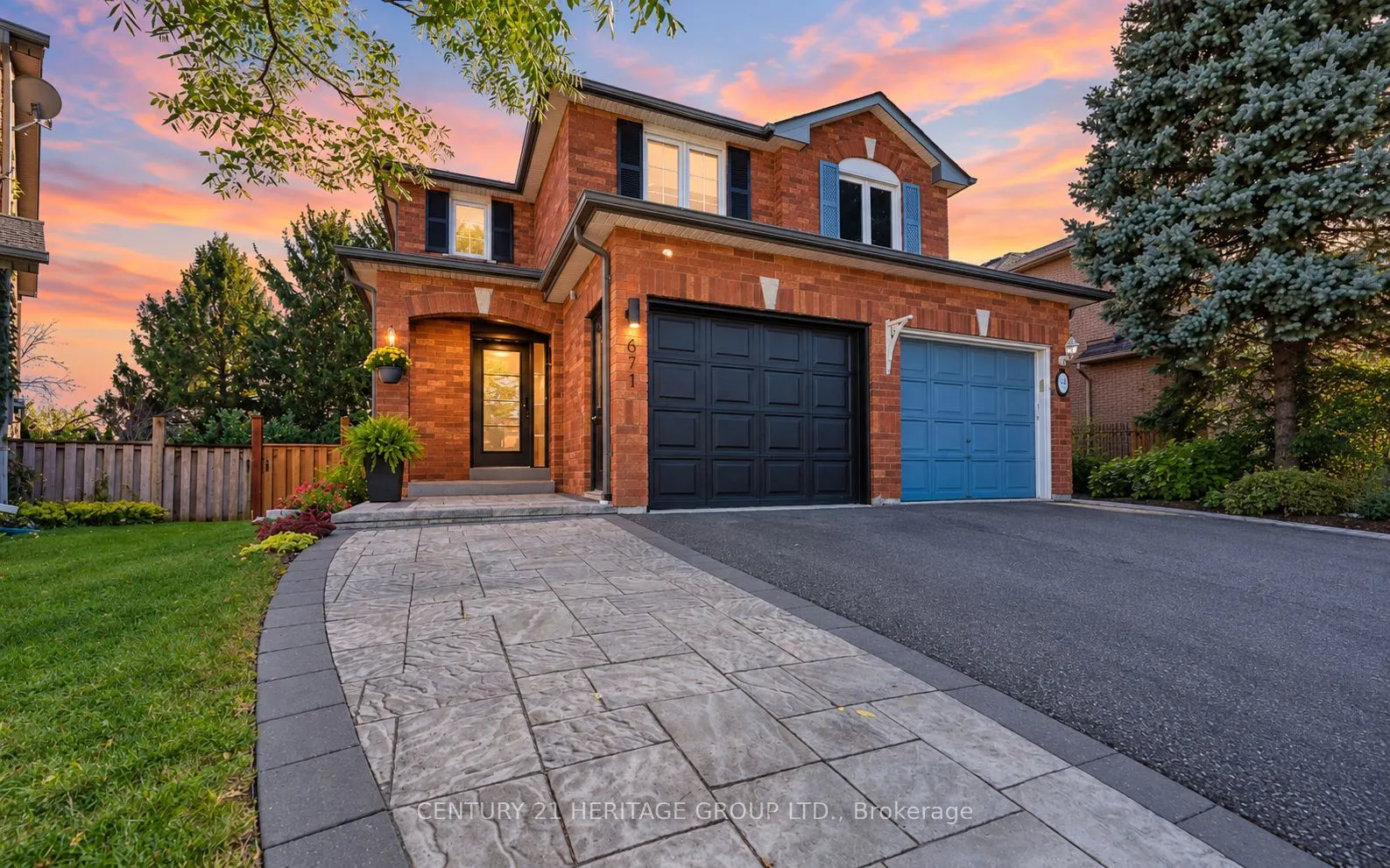 671 Walpole Crescent