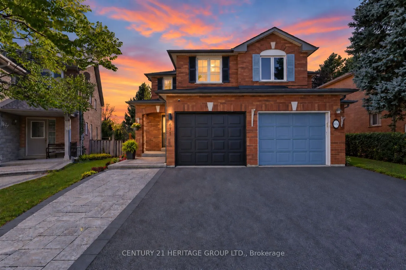 671 Walpole Crescent