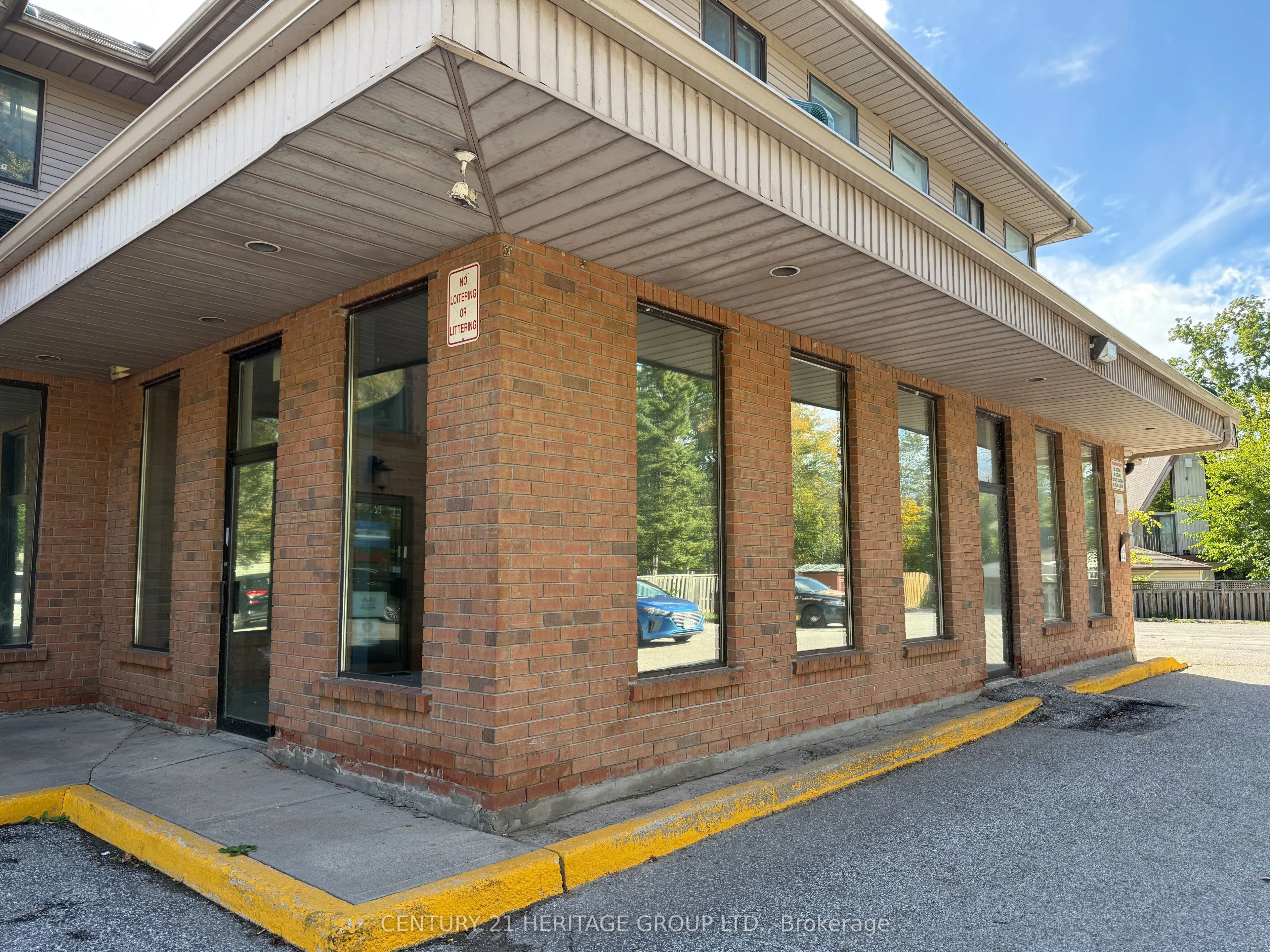 204 Simcoe Avenue #3