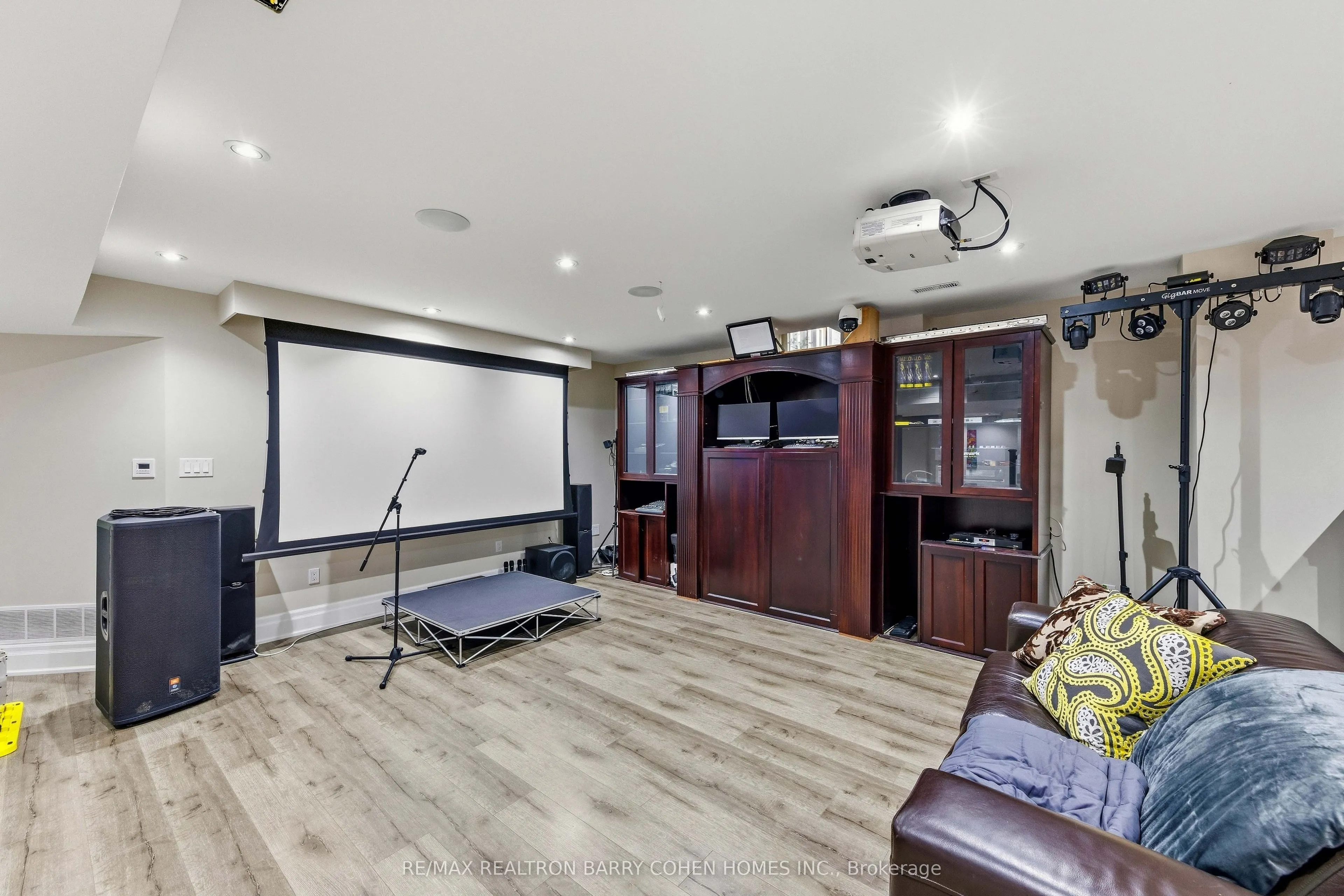 65 Parr Place