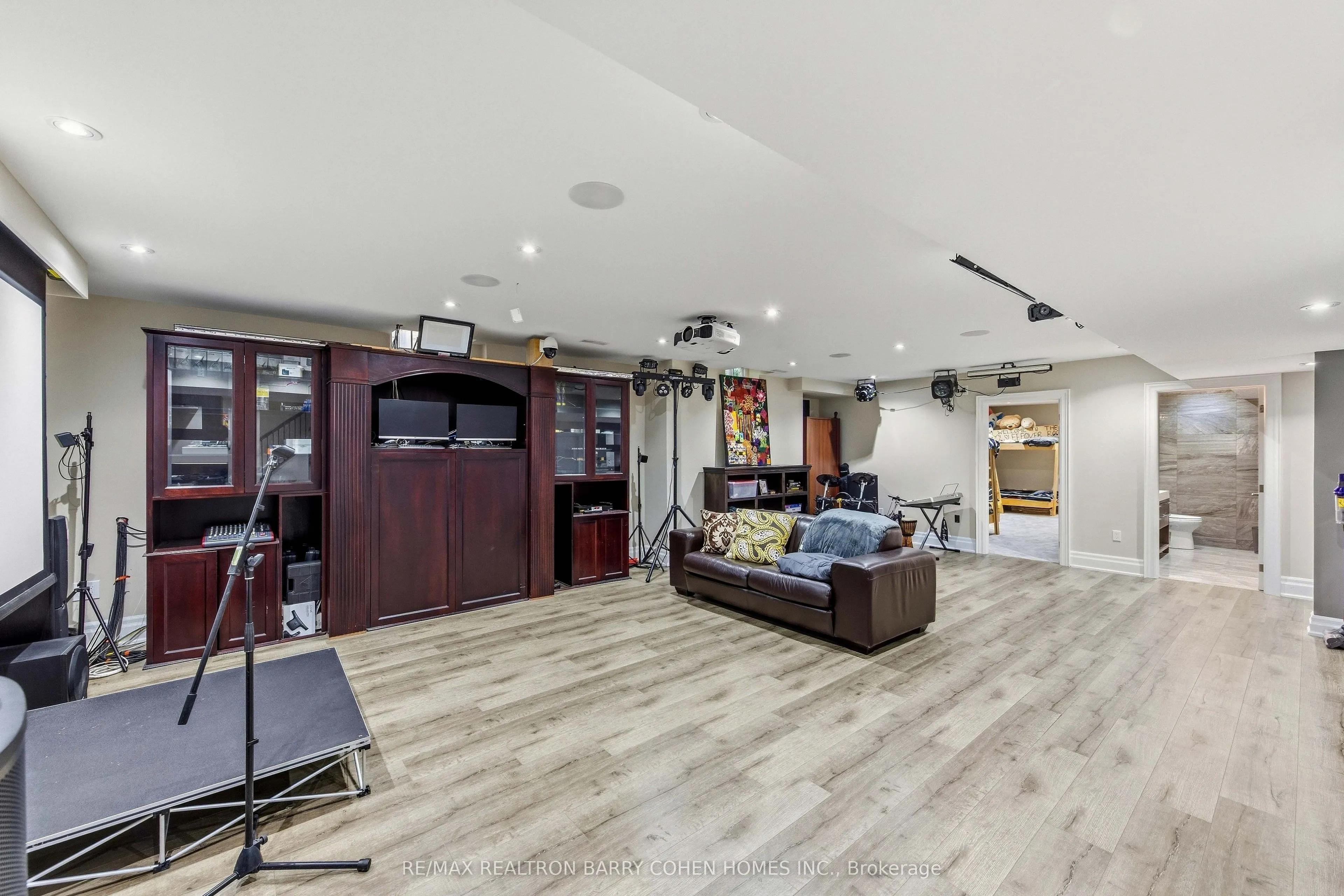 65 Parr Place