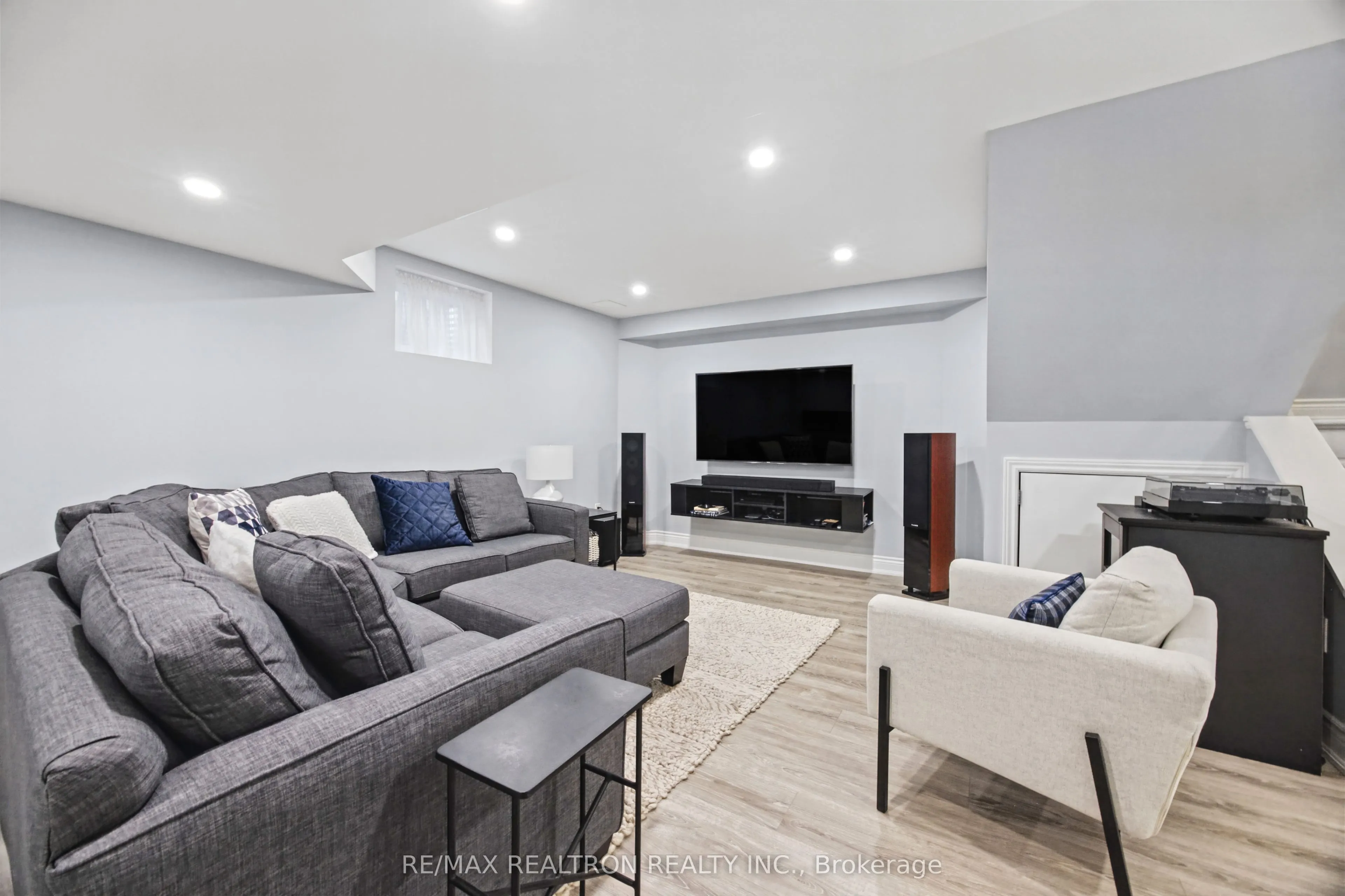 1158 Quaker Trail