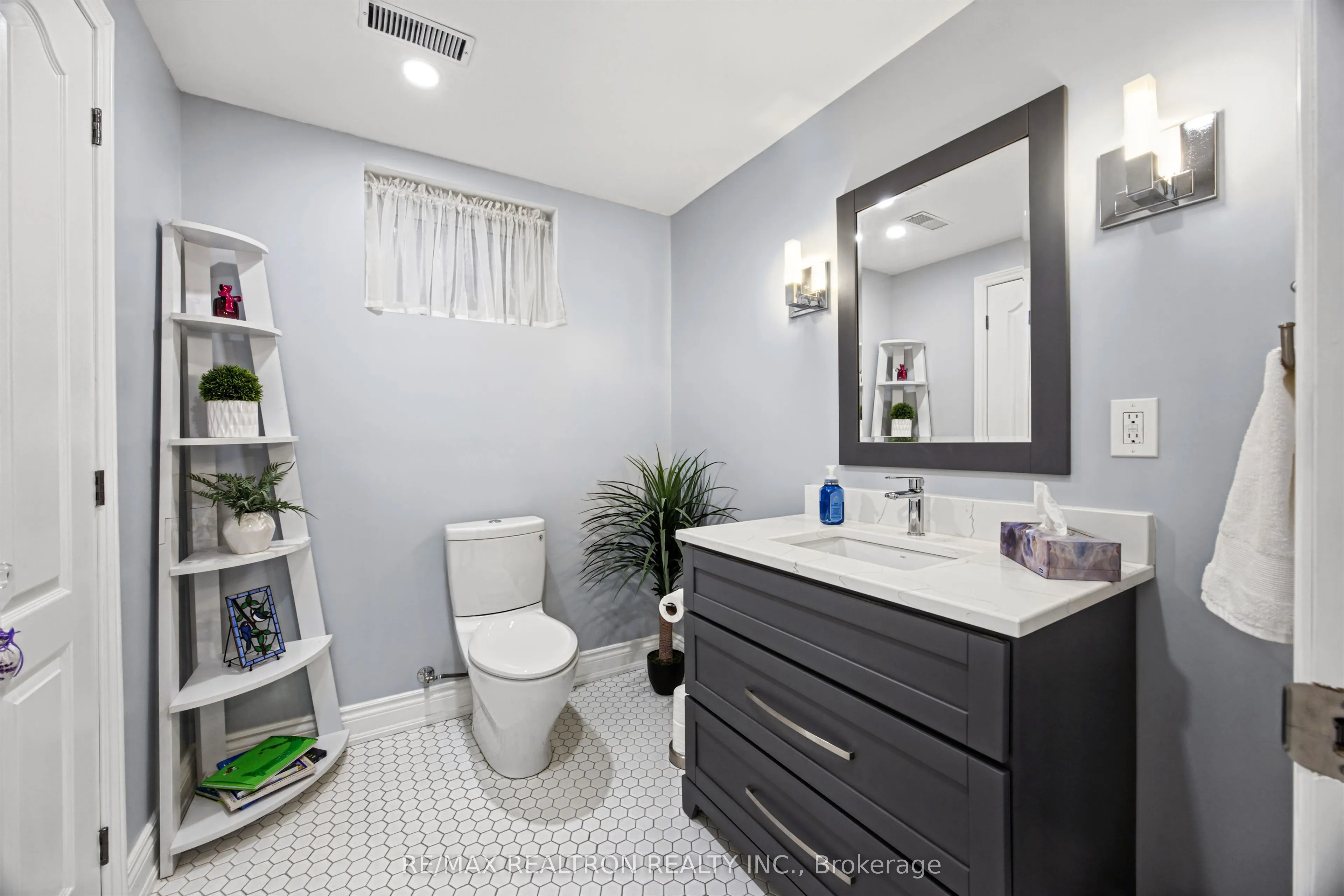 1158 Quaker Trail