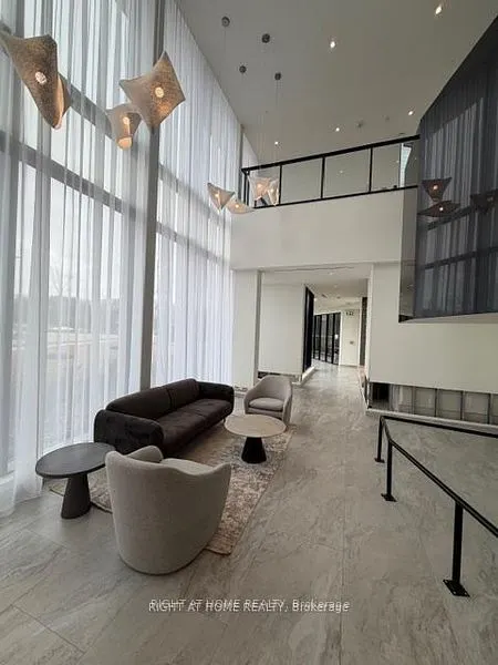 6 DAVID EYER Road #307