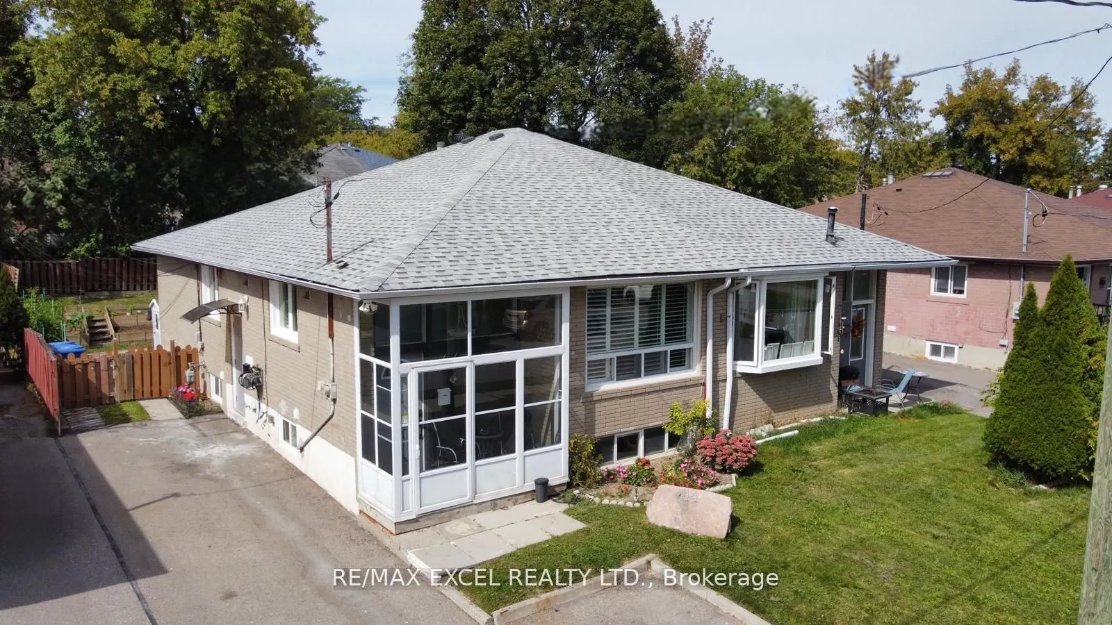 44 Lindsay Avenue