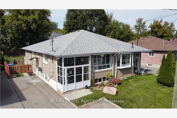 44 Lindsay Avenue