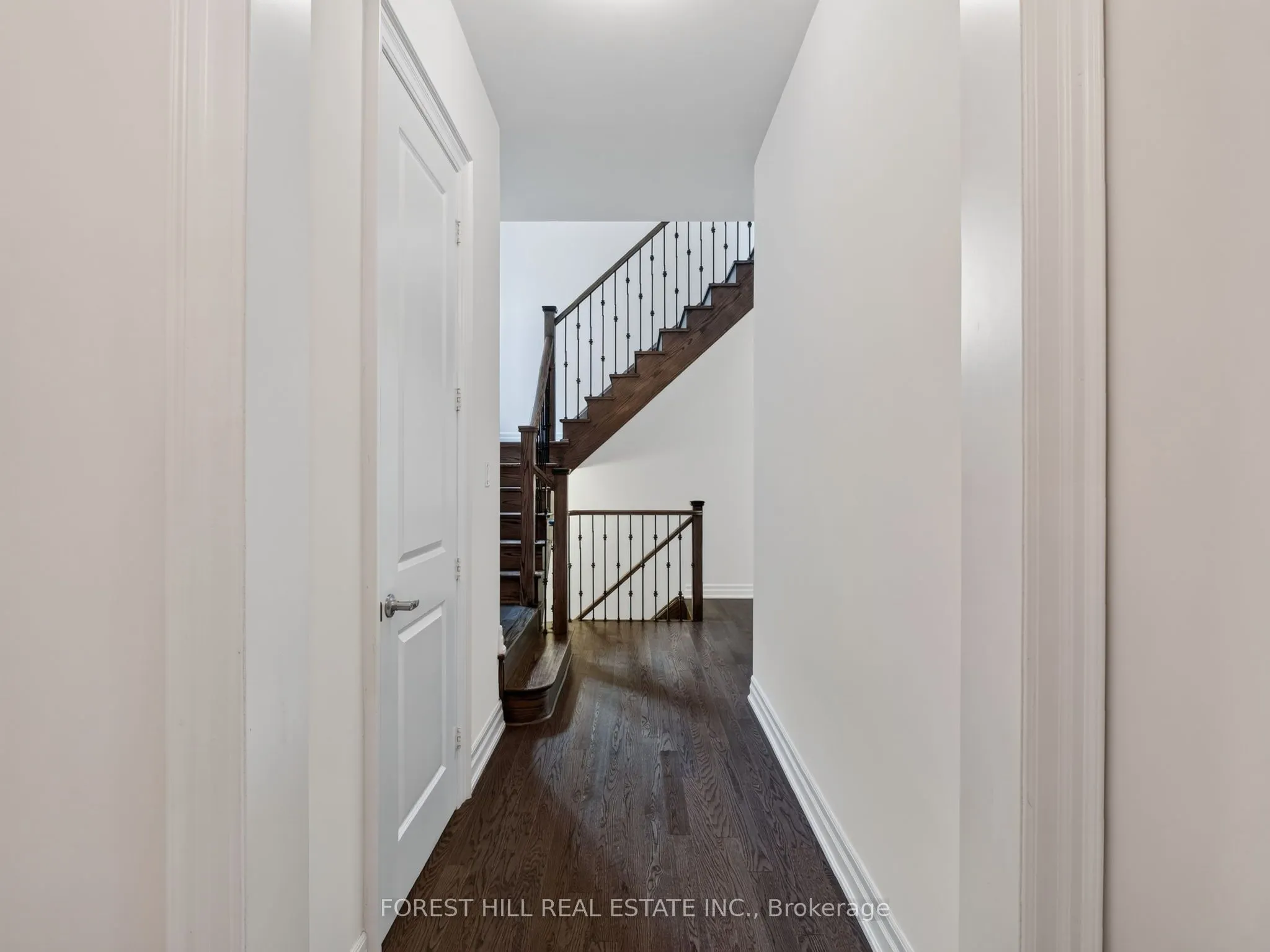 18 Hackwood Crescent