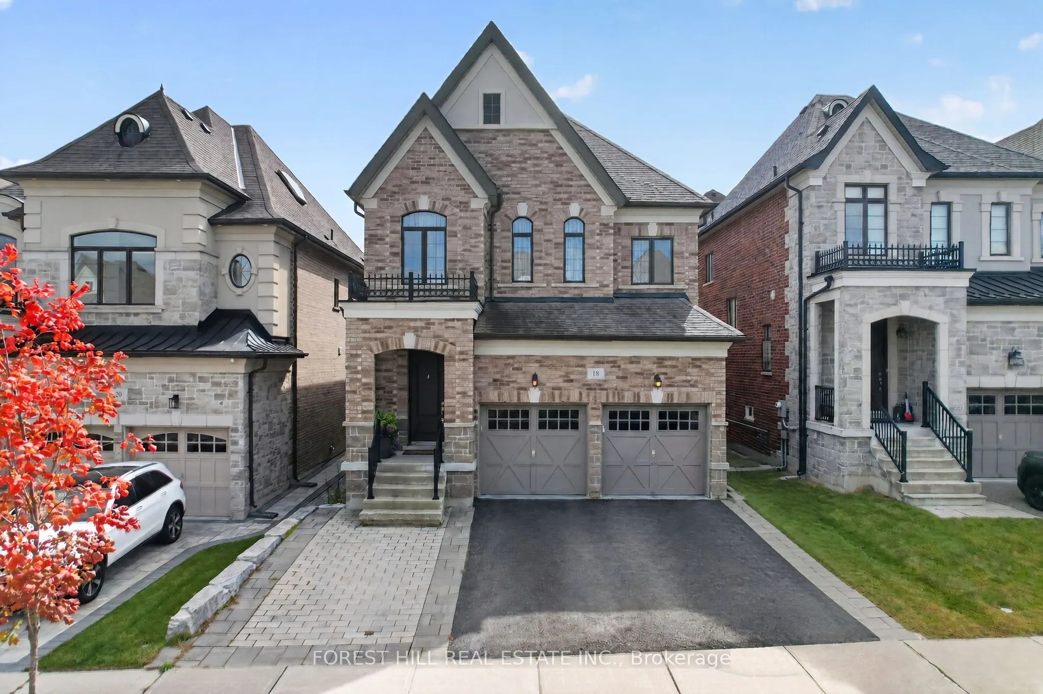 18 Hackwood Crescent