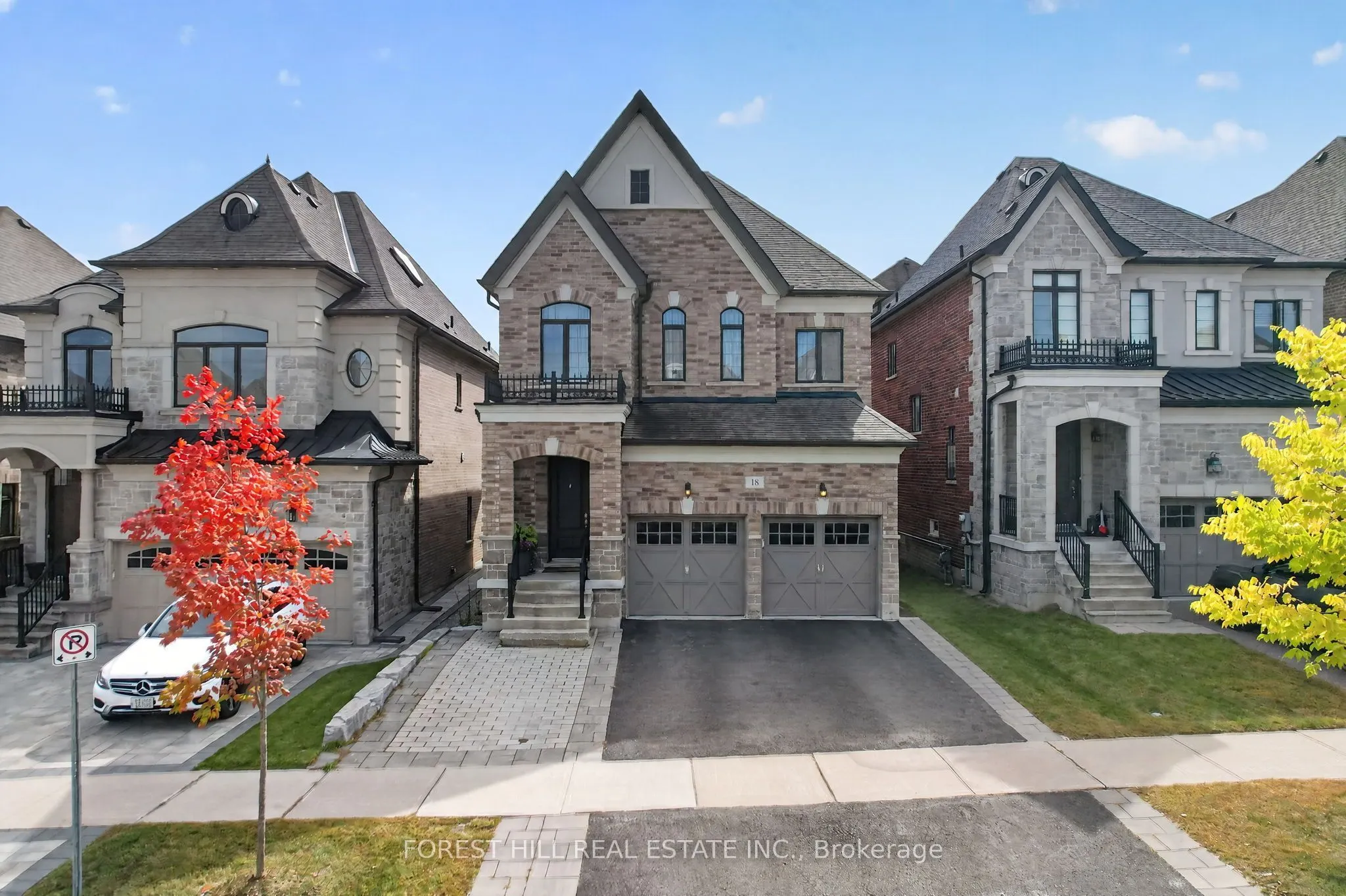 18 Hackwood Crescent