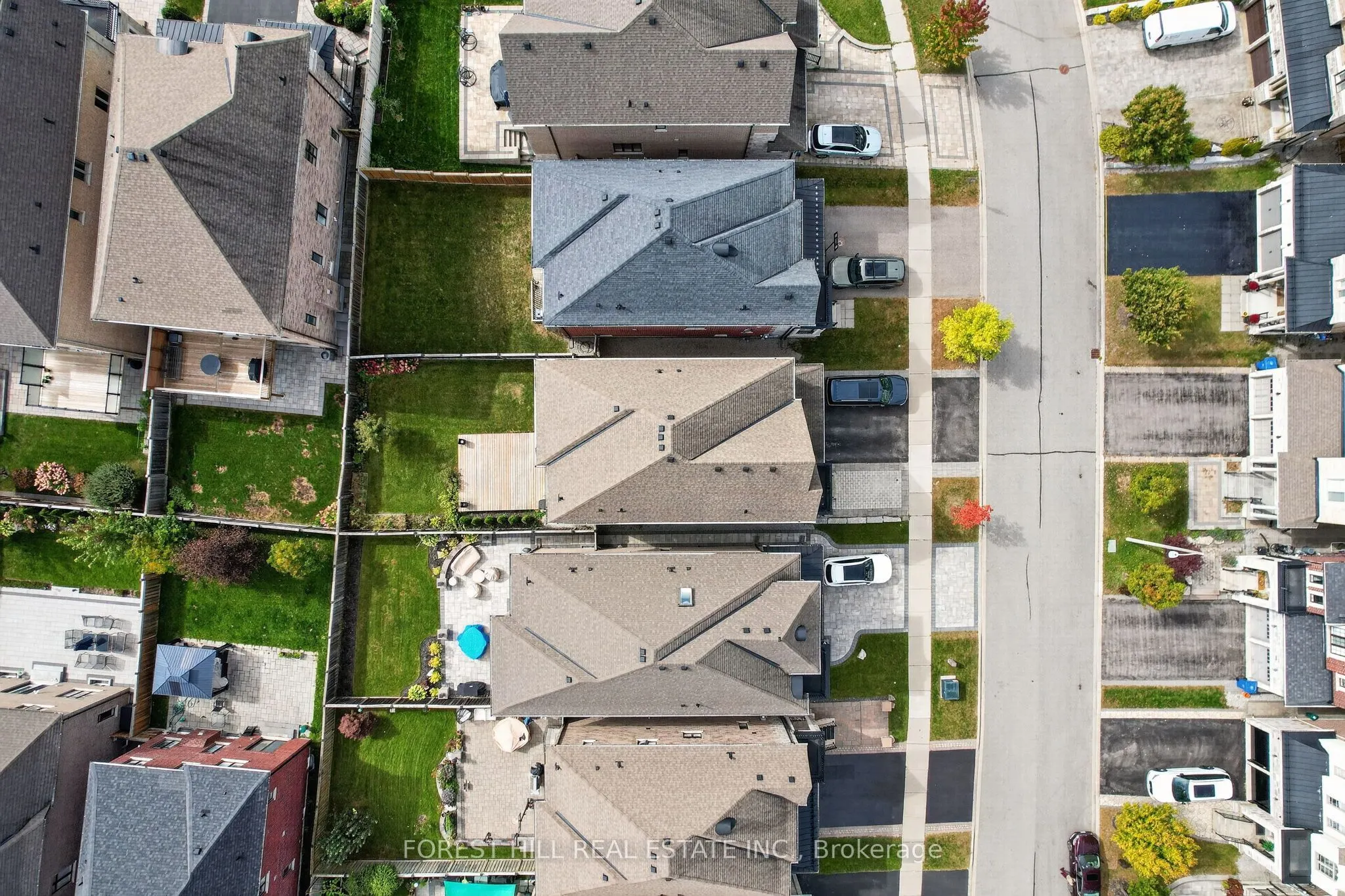 18 Hackwood Crescent