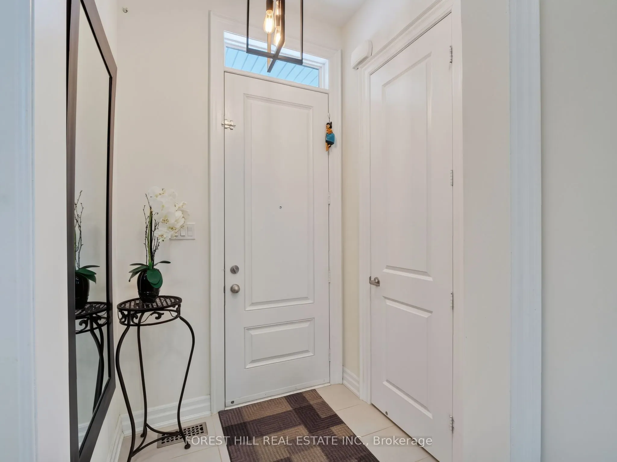 18 Hackwood Crescent