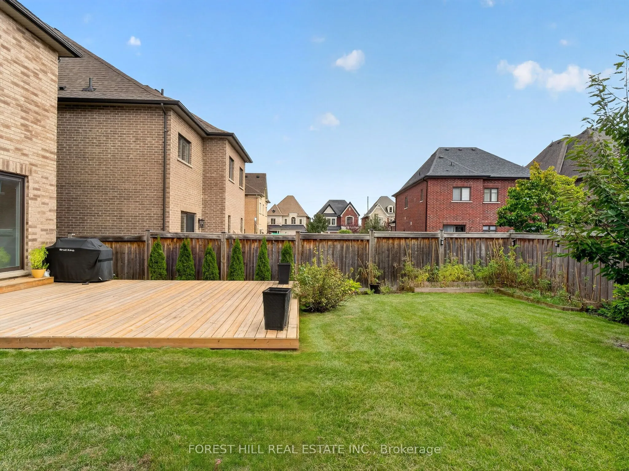 18 Hackwood Crescent
