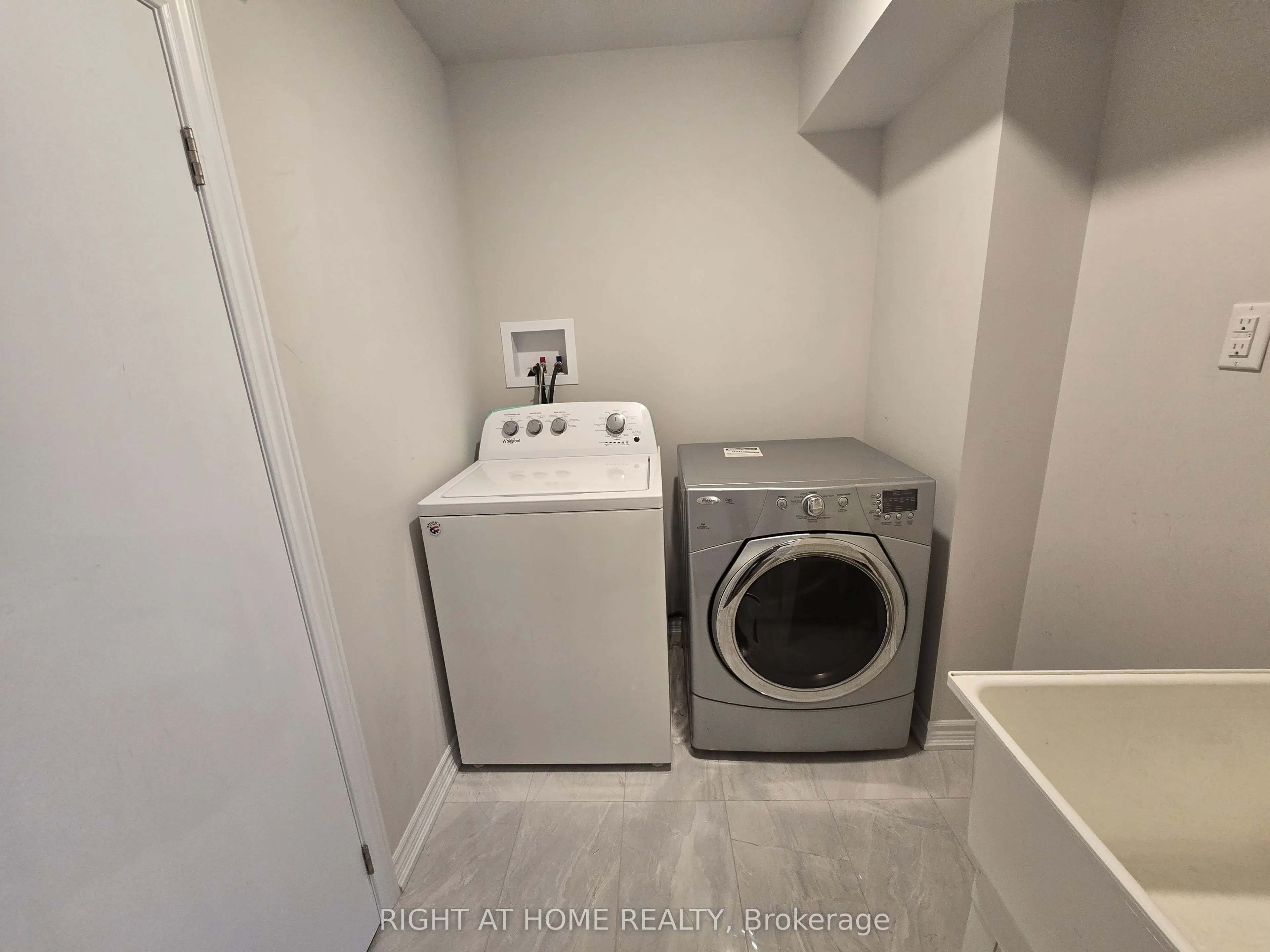 28 Philips View Crescent #Basement