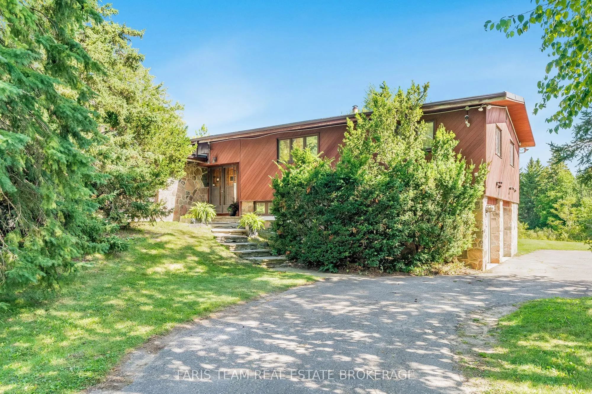 175 South Summit Farm Road