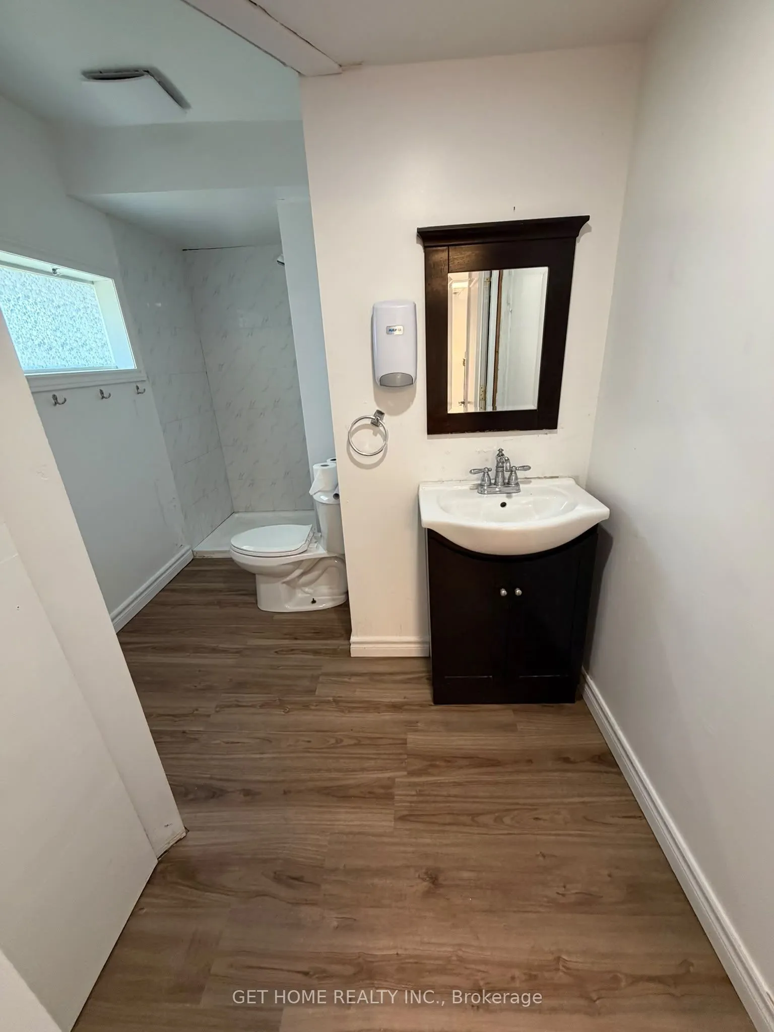 358 The Queensway S #Main