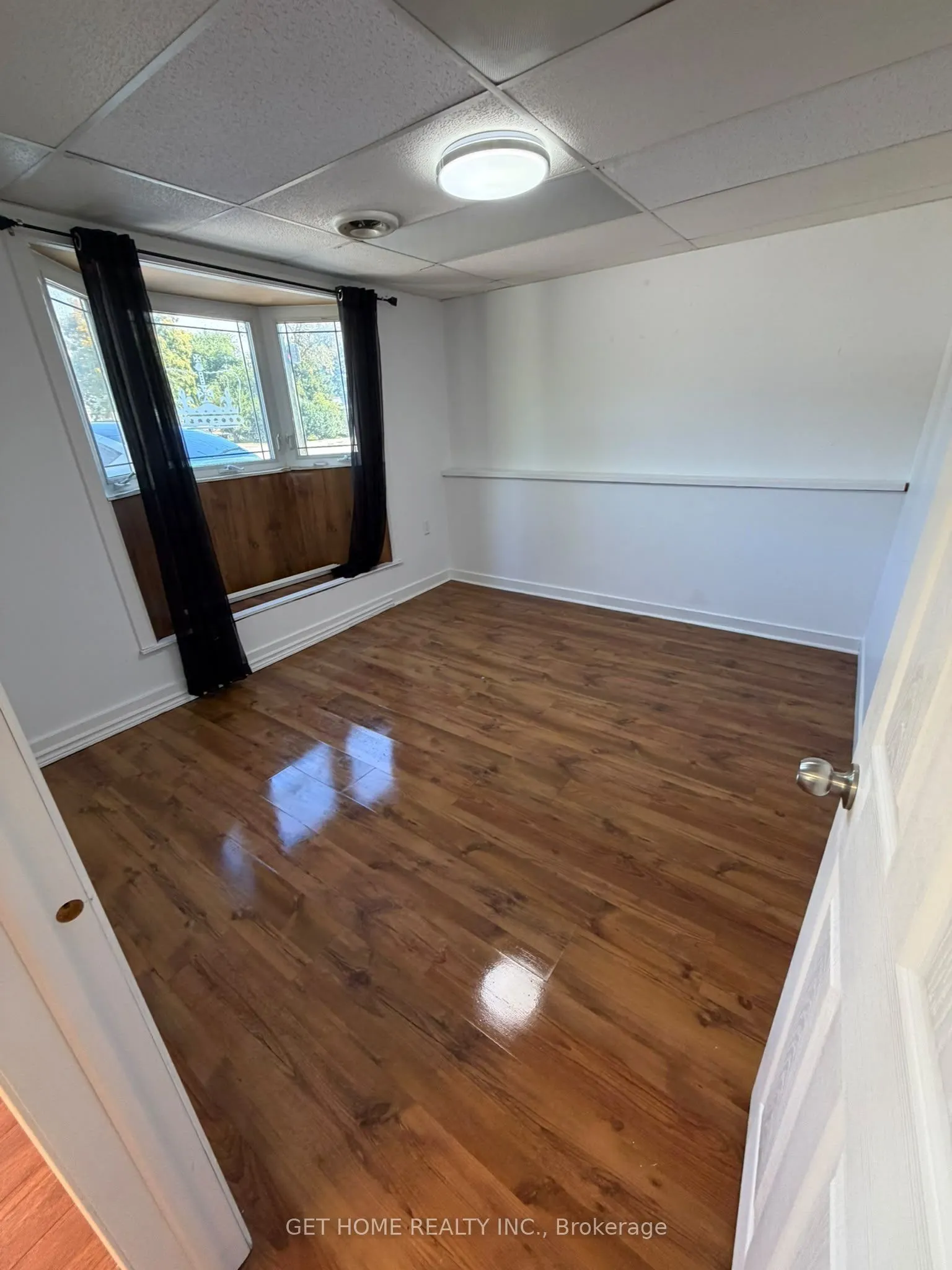 358 The Queensway S #Main
