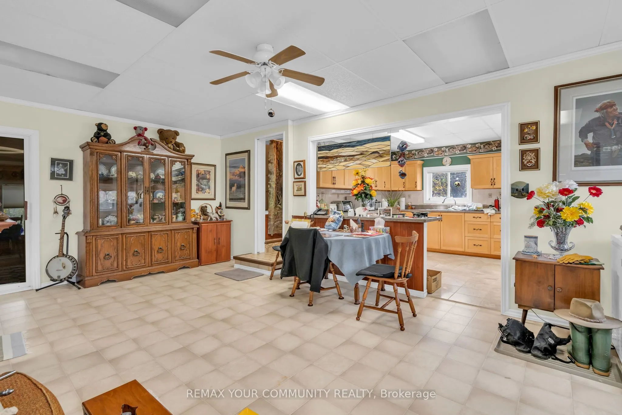 700 Catering Road S