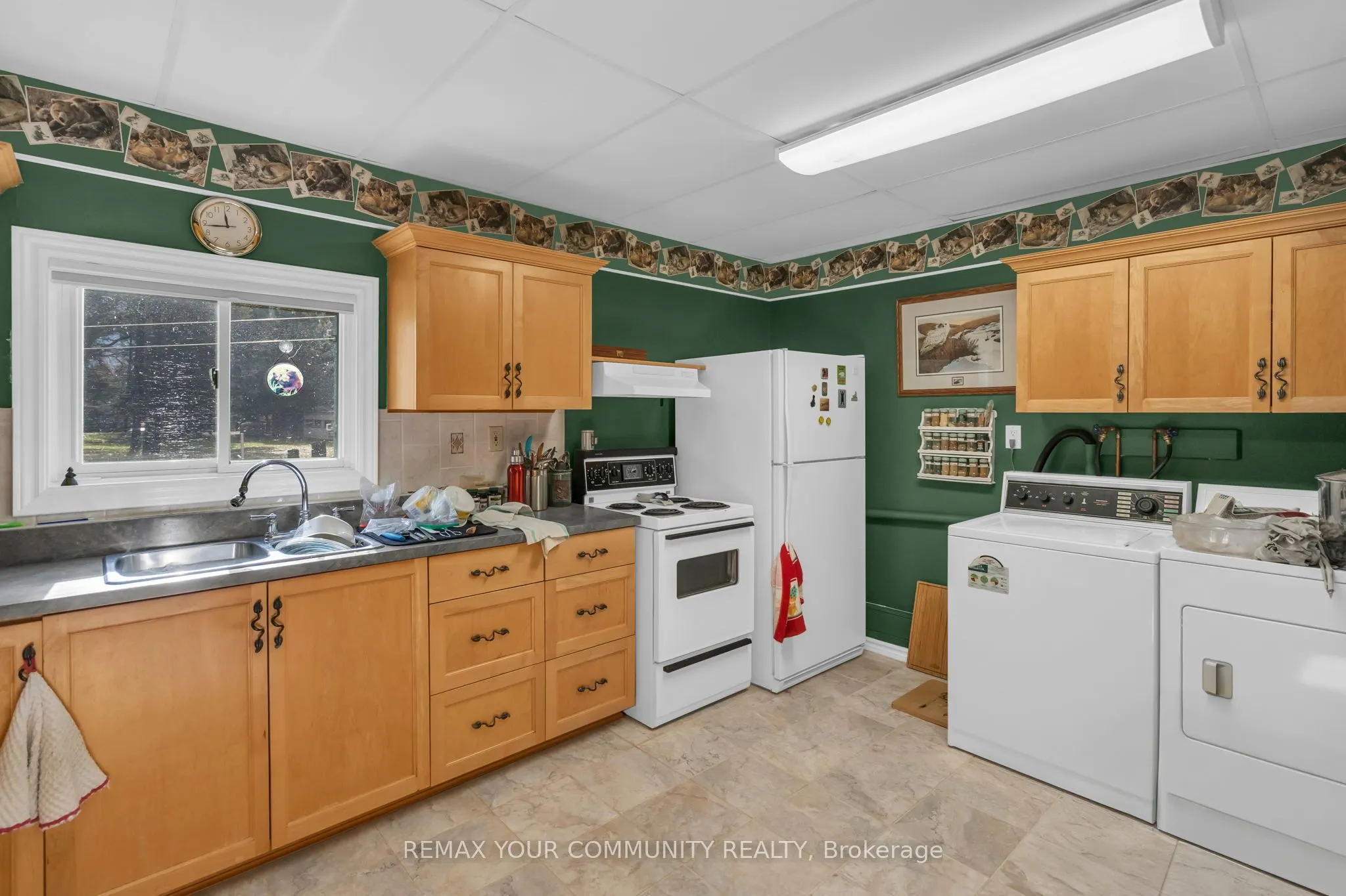 700 Catering Road S