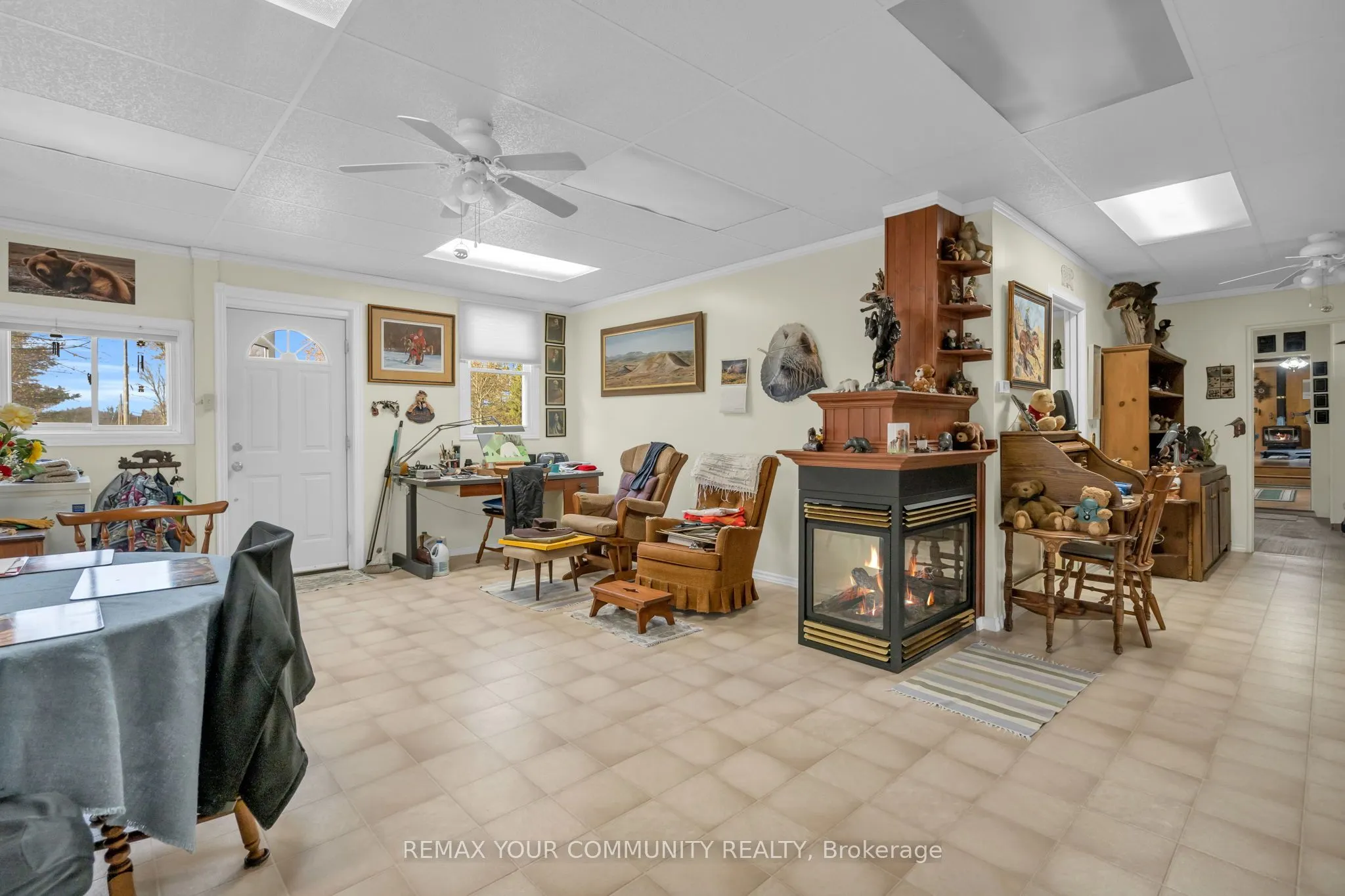 700 Catering Road S