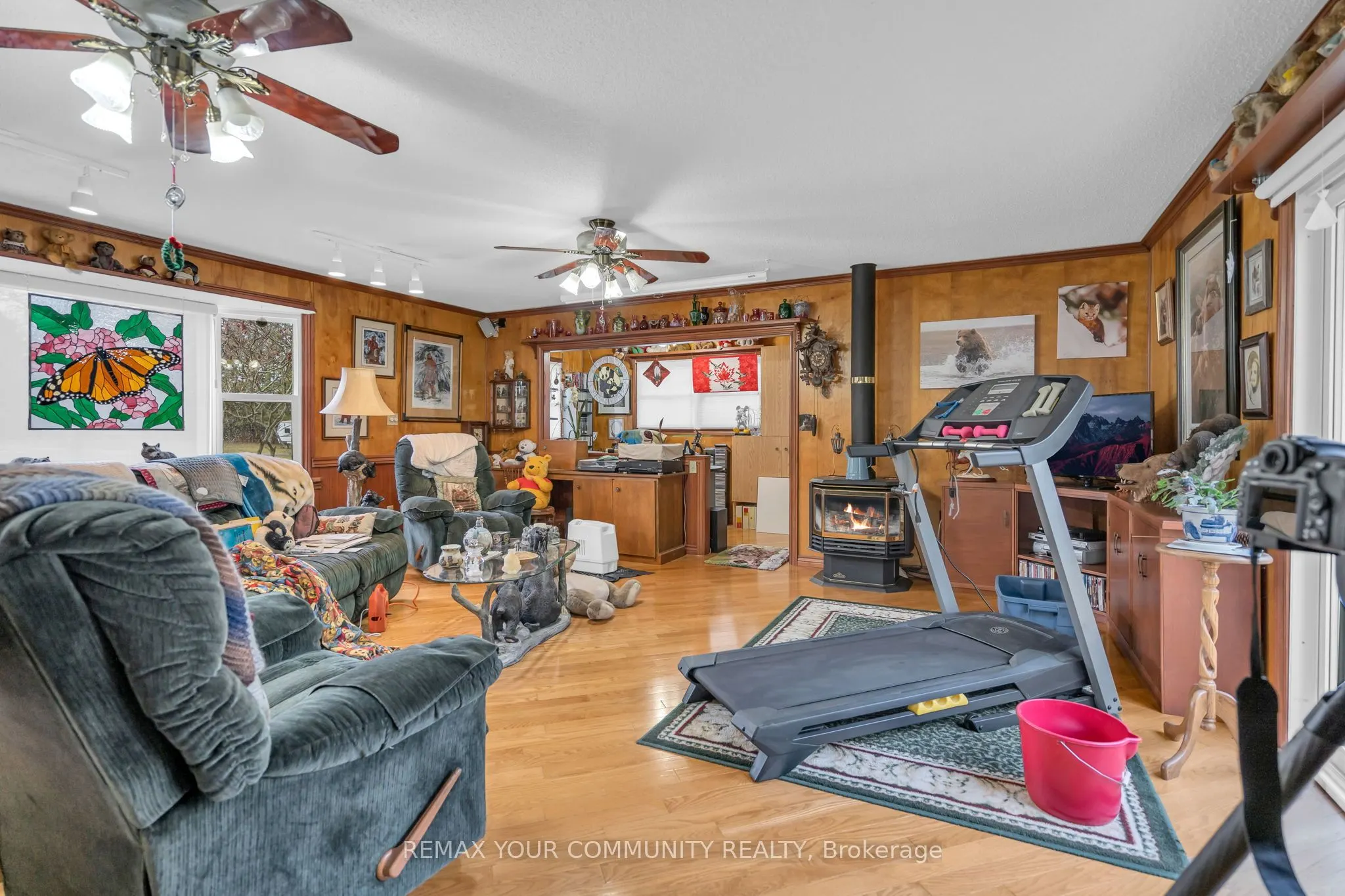 700 Catering Road S