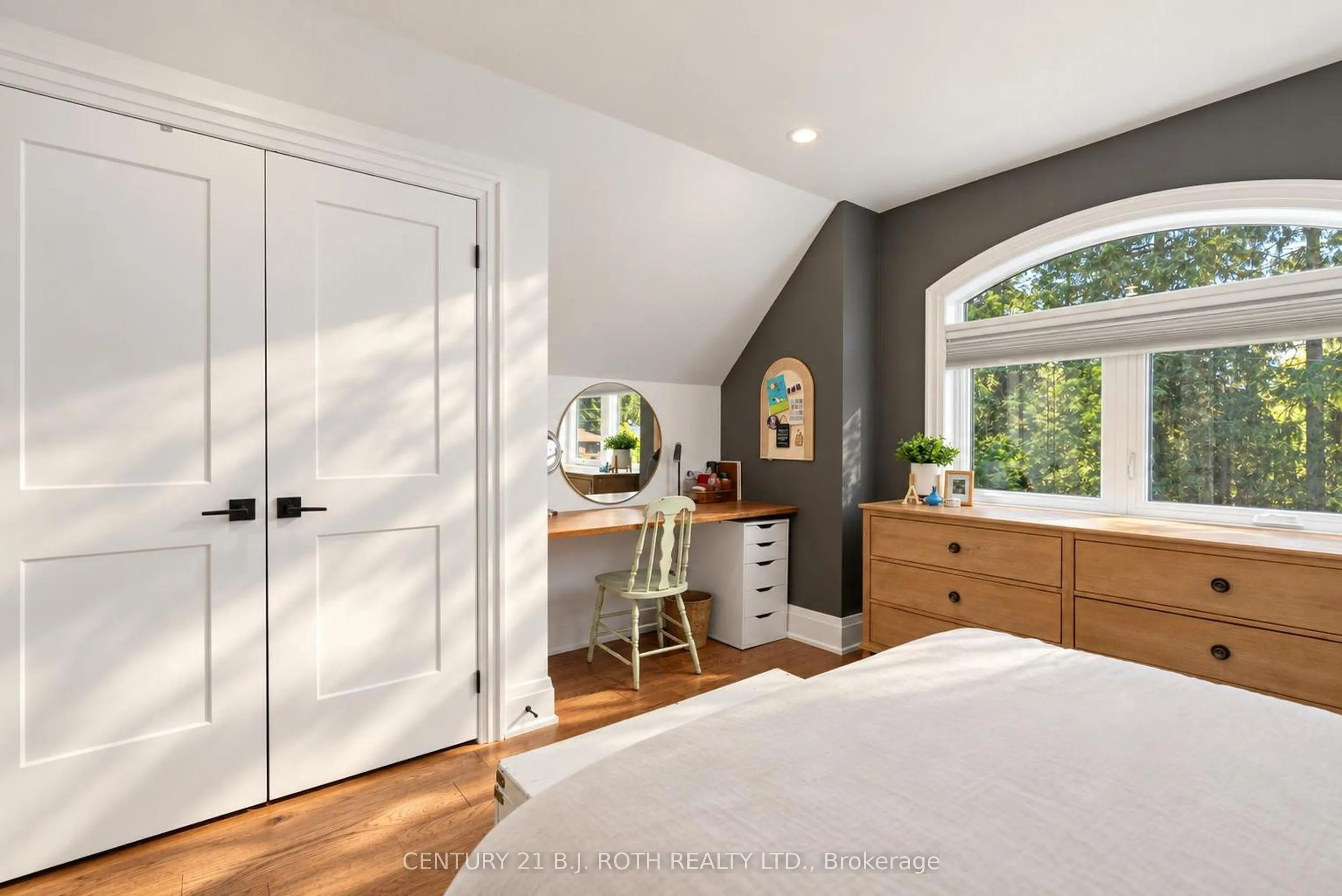245 SUNNYBRAE Avenue