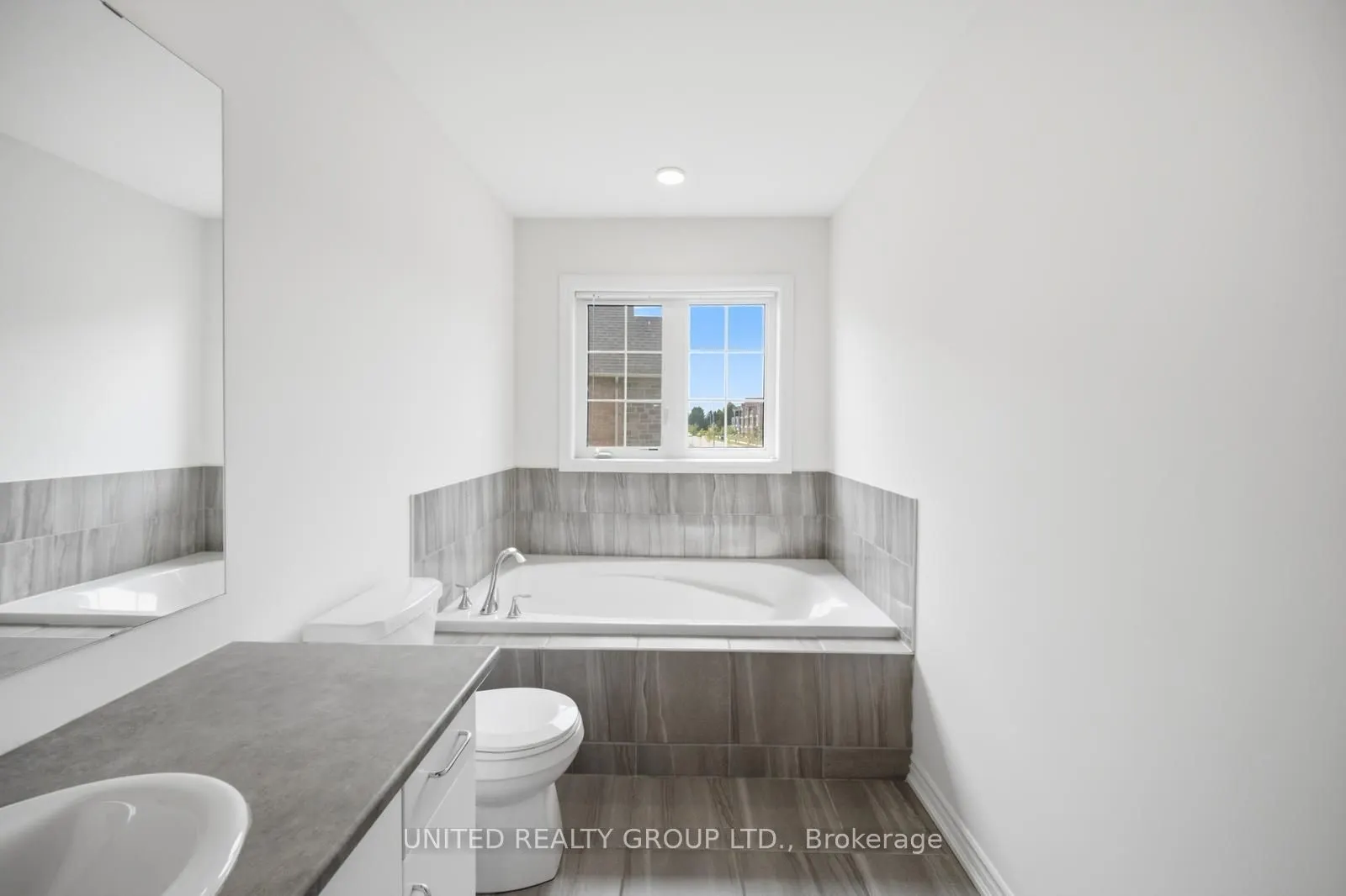 2150 Speare Court
