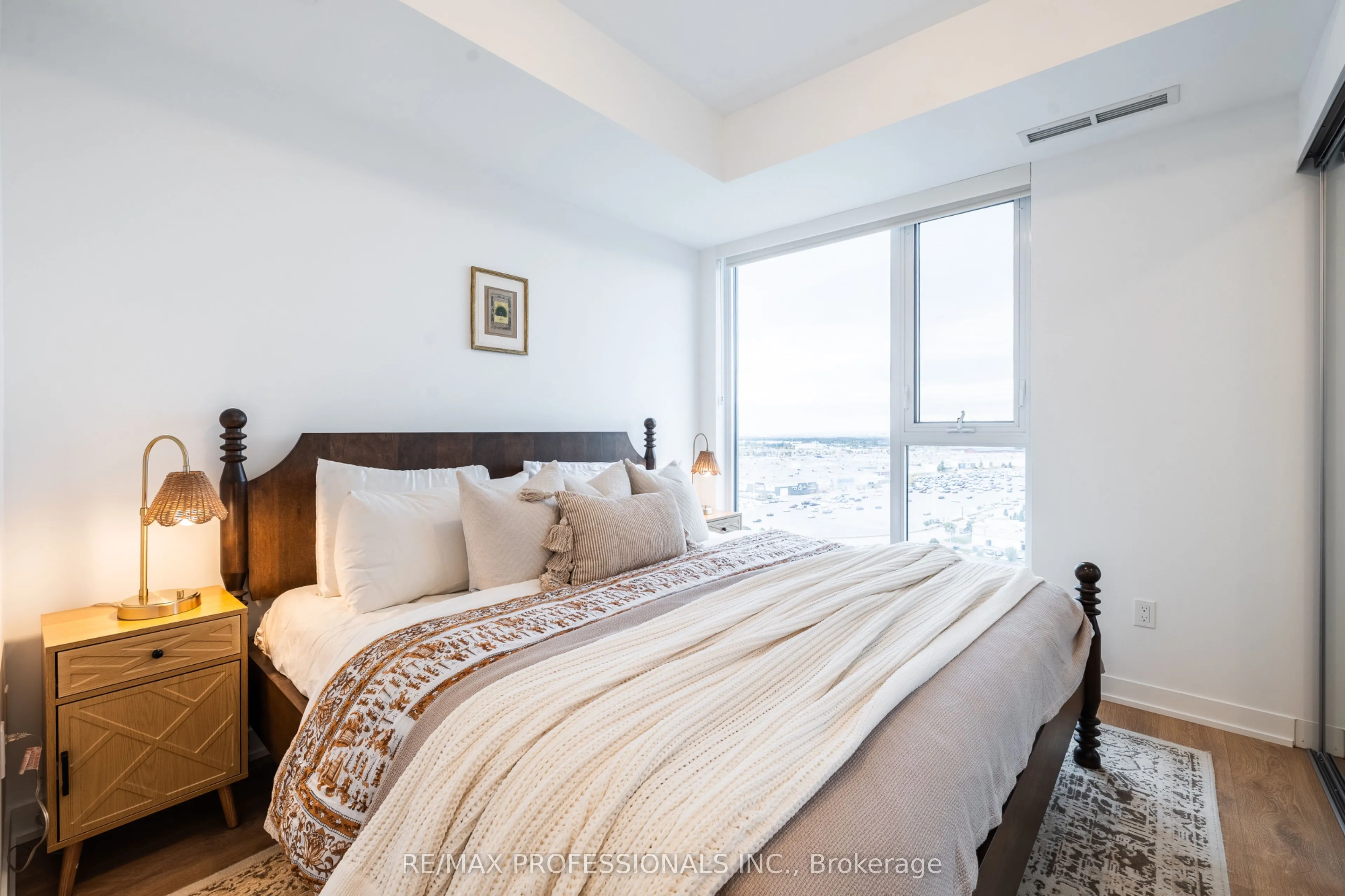 10 Abeja Street #1421