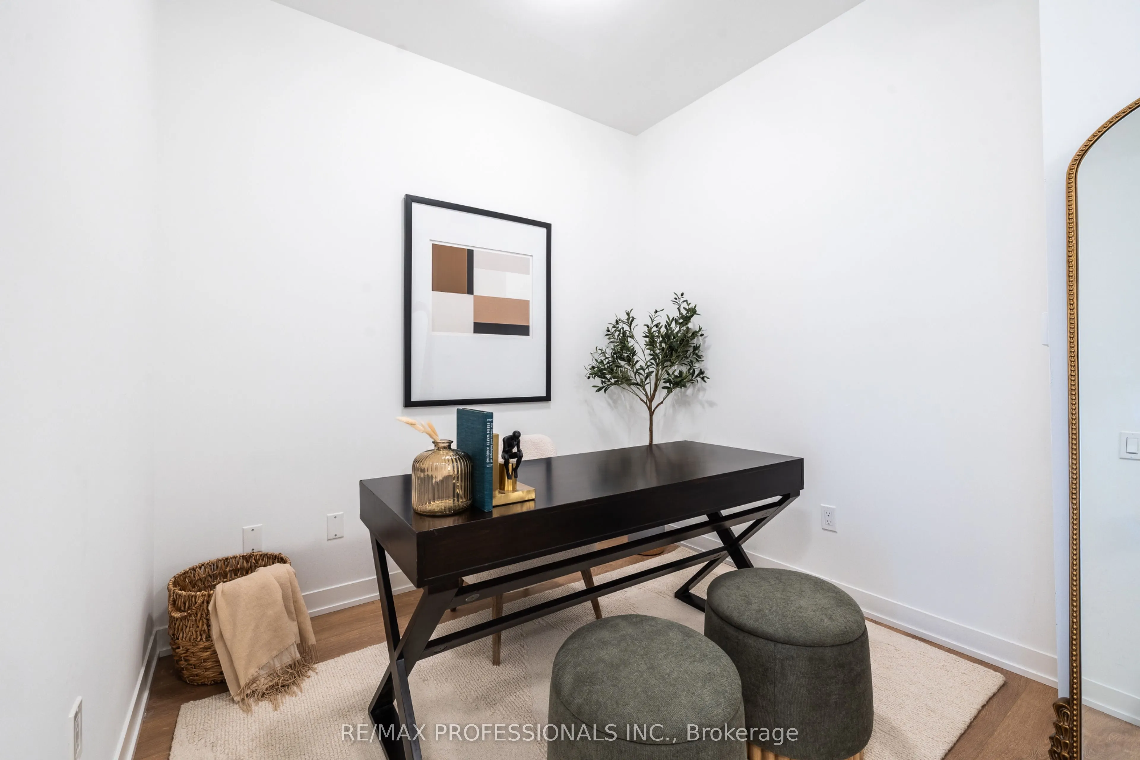10 Abeja Street #1421