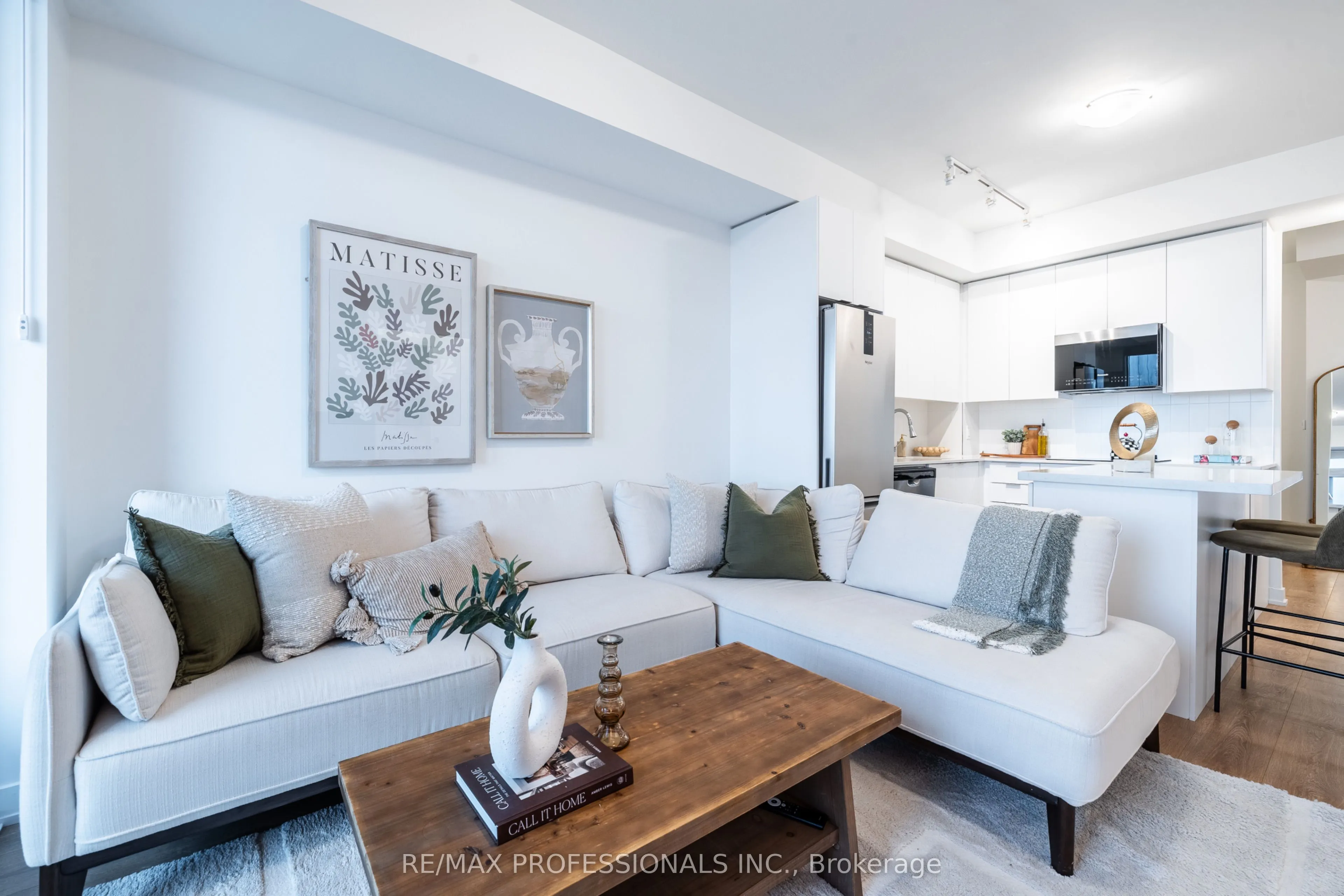 10 Abeja Street #1421