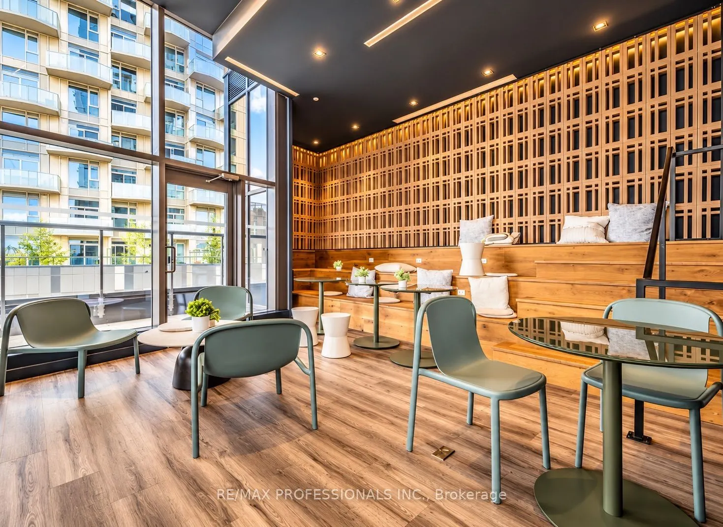 10 Abeja Street #1421