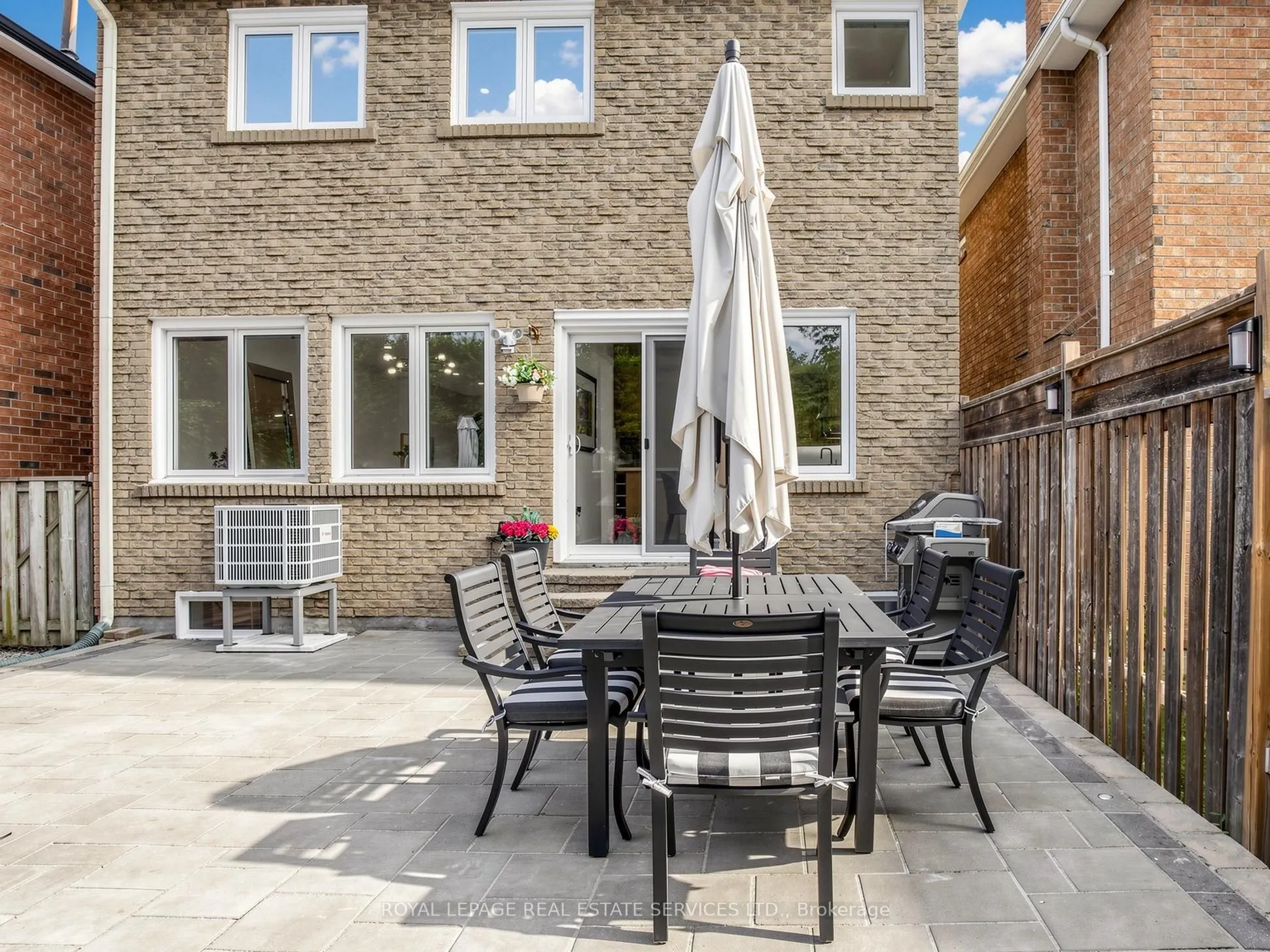 21 GLENMANOR Way