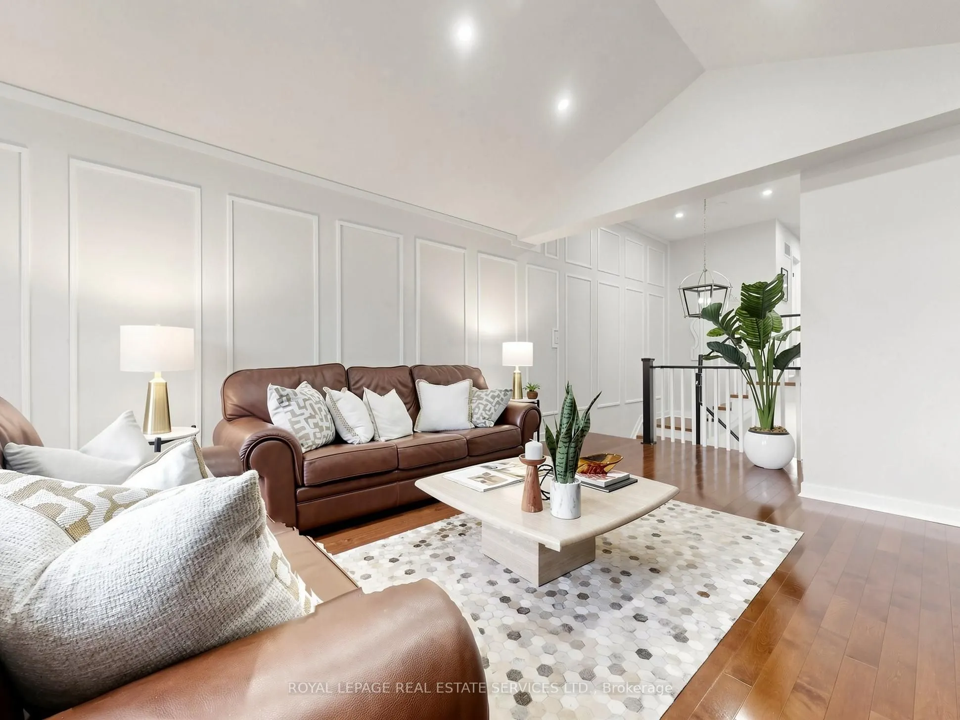 21 GLENMANOR Way