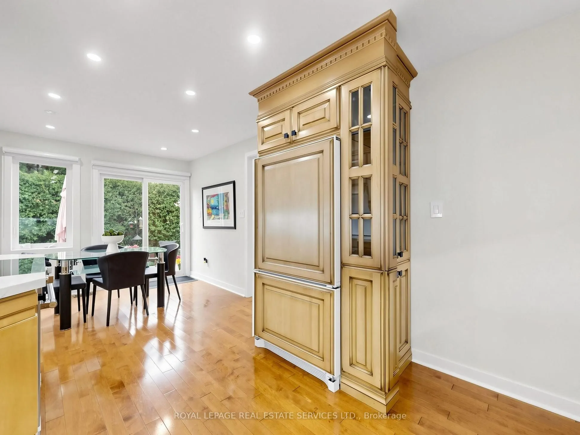 21 GLENMANOR Way