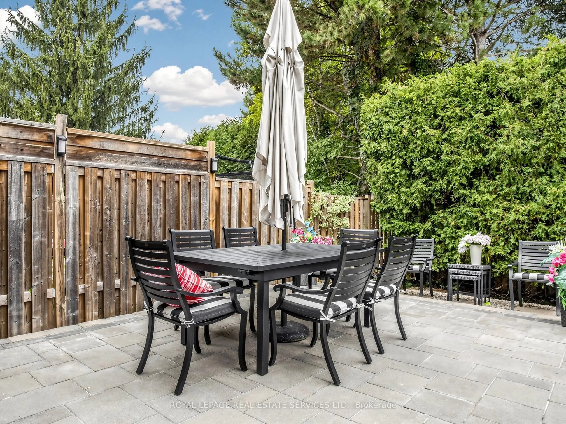 21 GLENMANOR Way