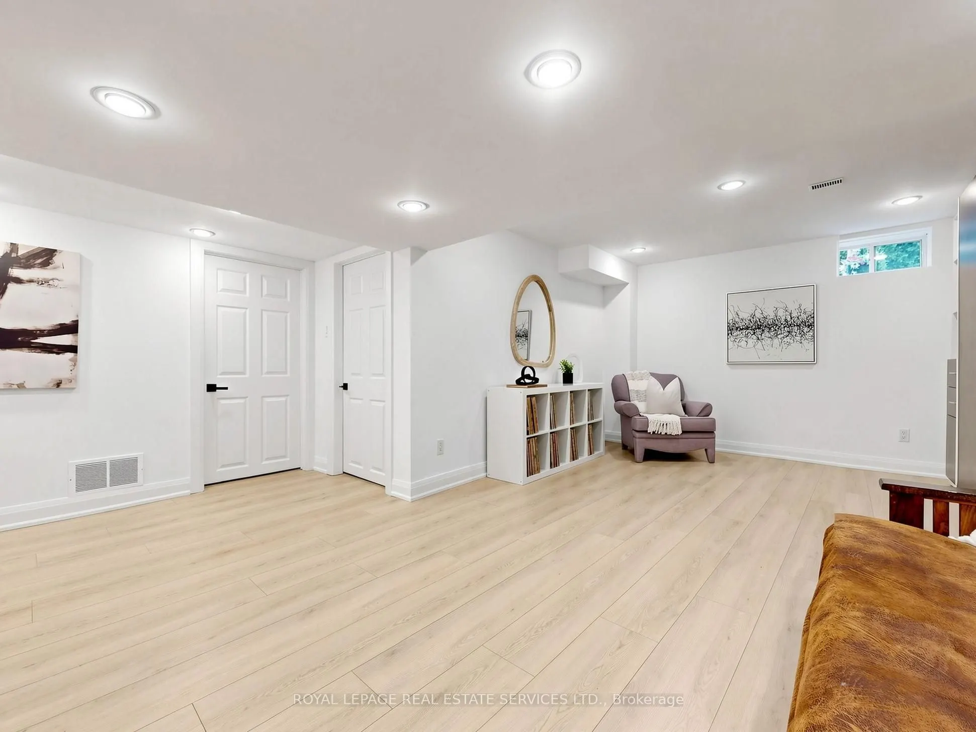 21 GLENMANOR Way