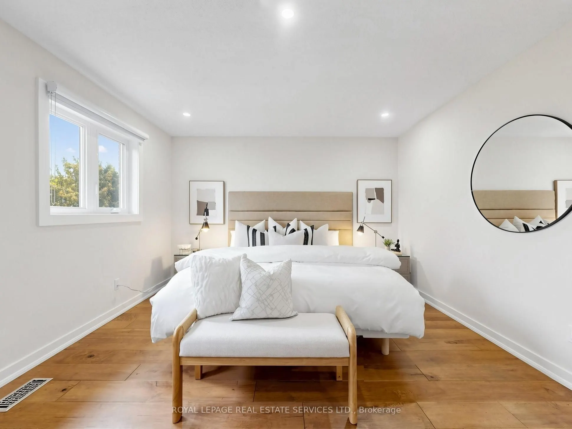 21 GLENMANOR Way