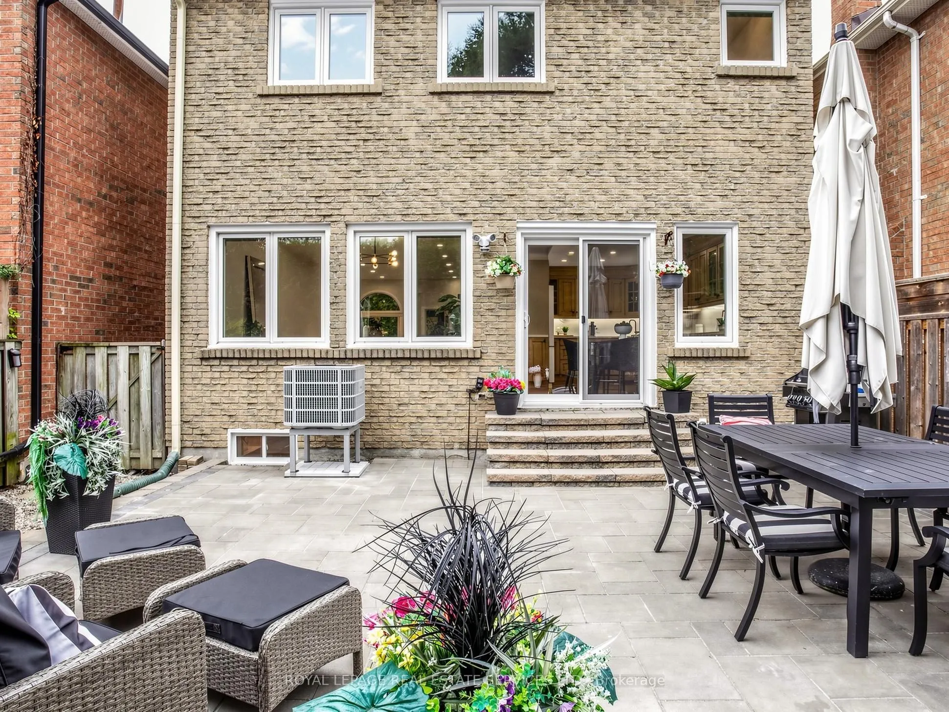 21 GLENMANOR Way