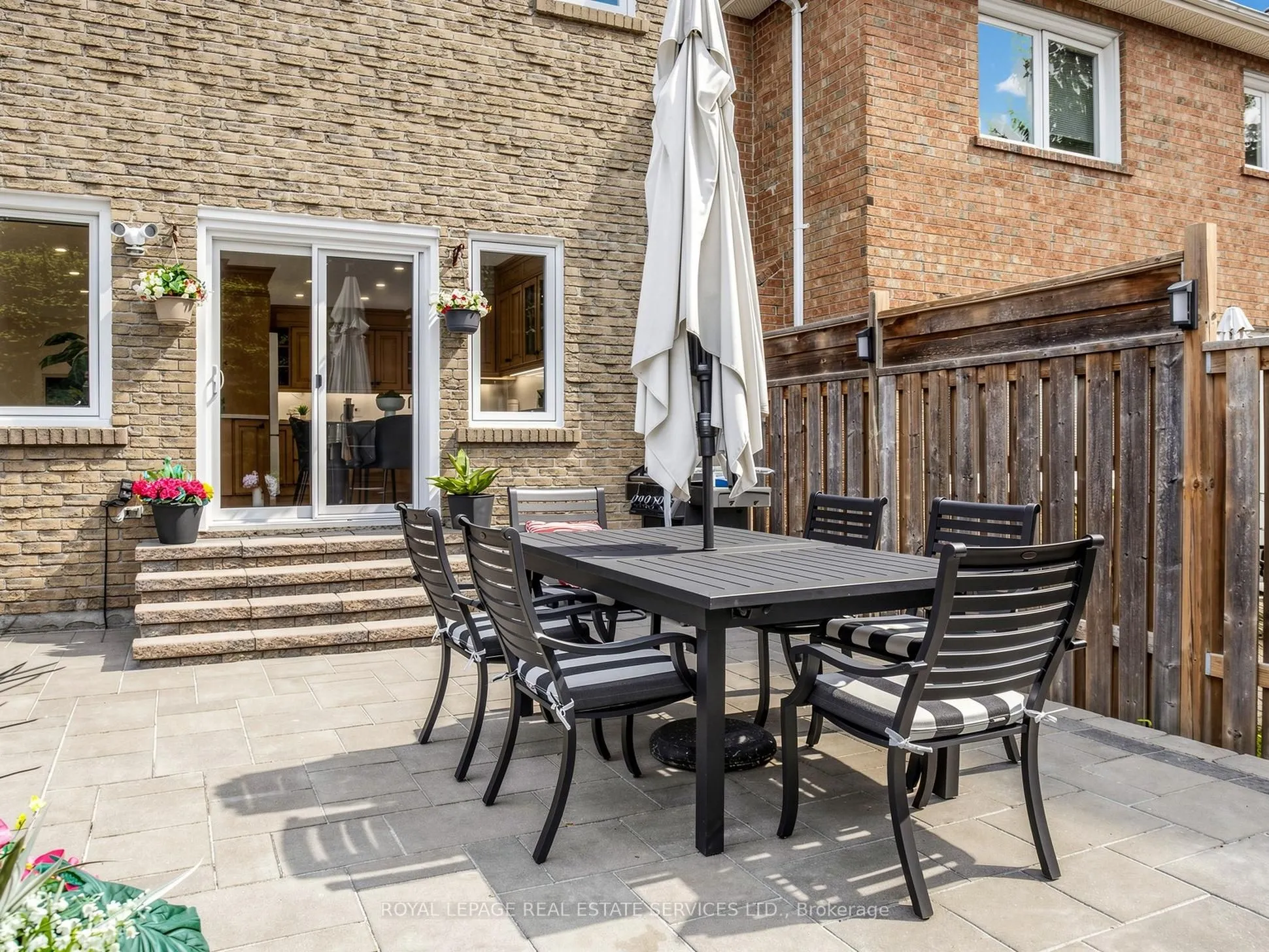 21 GLENMANOR Way