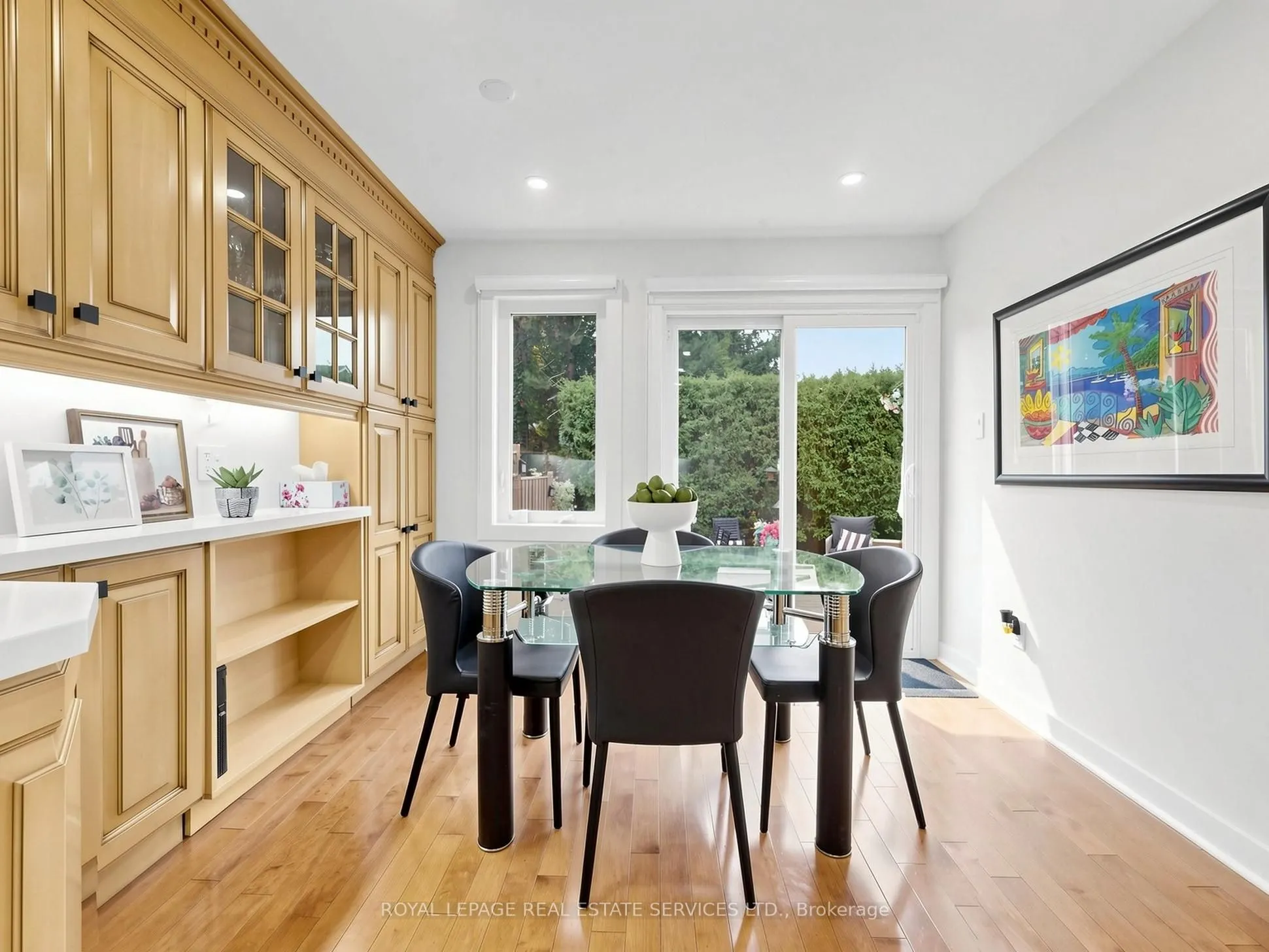 21 GLENMANOR Way