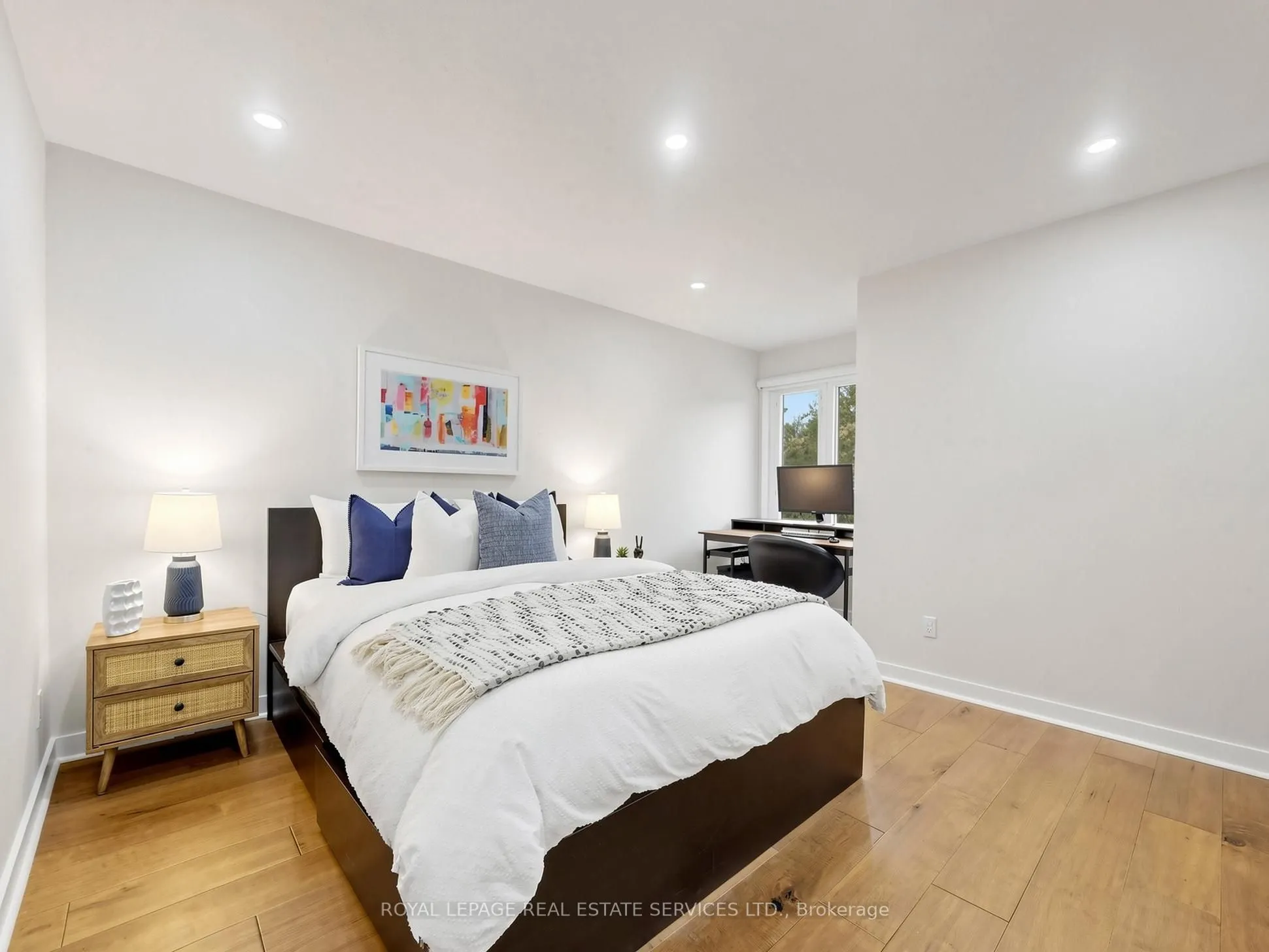 21 GLENMANOR Way