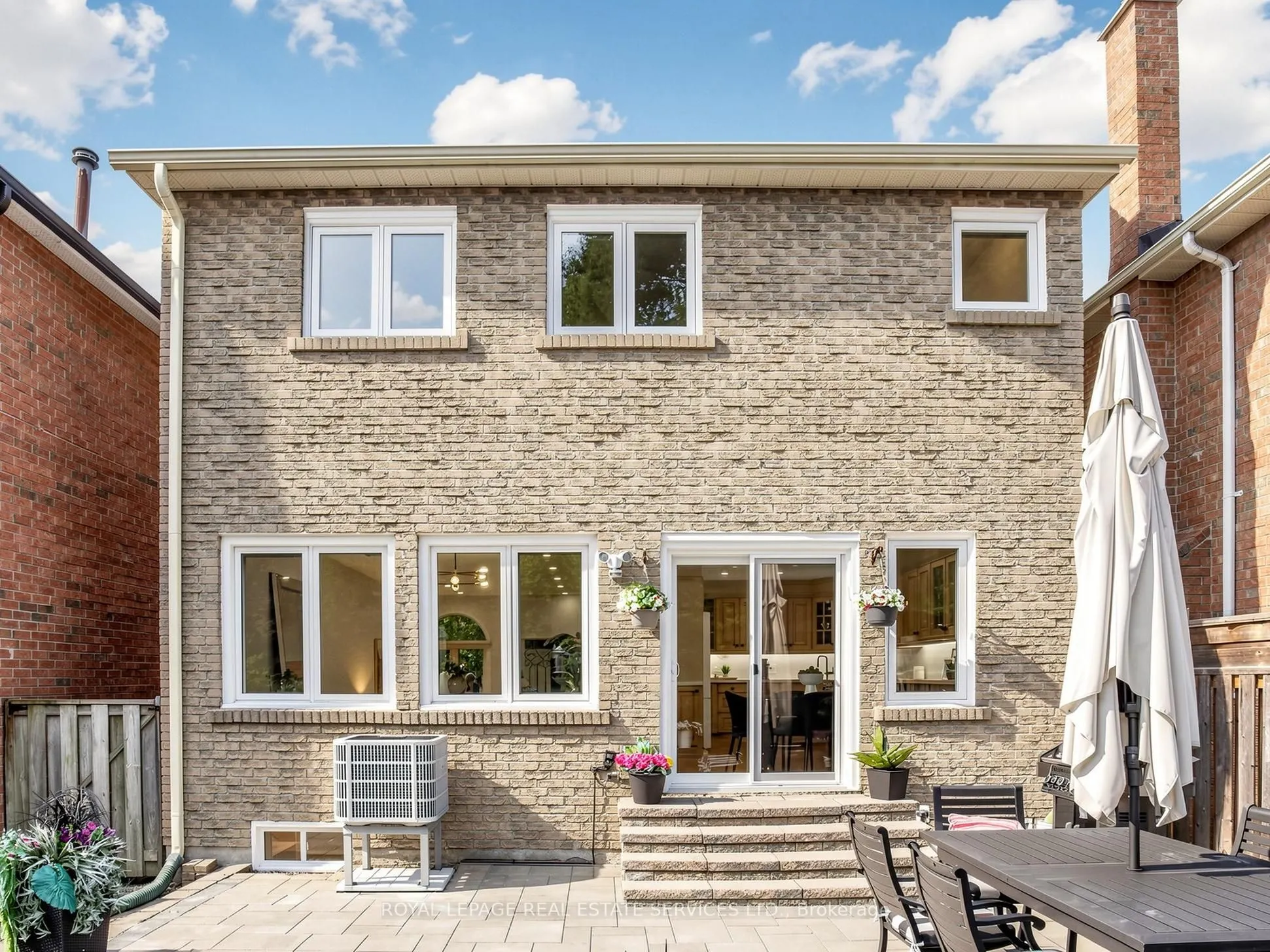 21 GLENMANOR Way