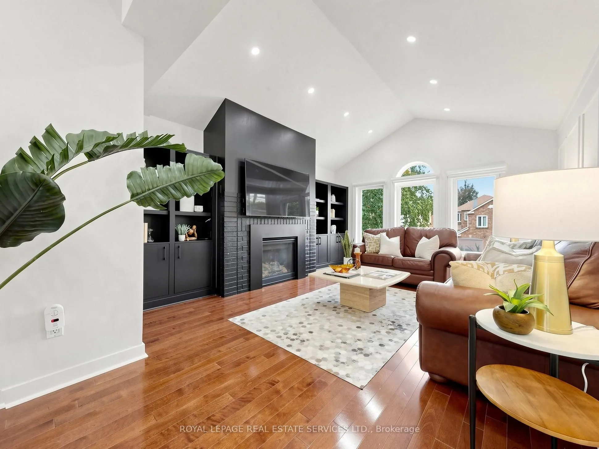 21 GLENMANOR Way