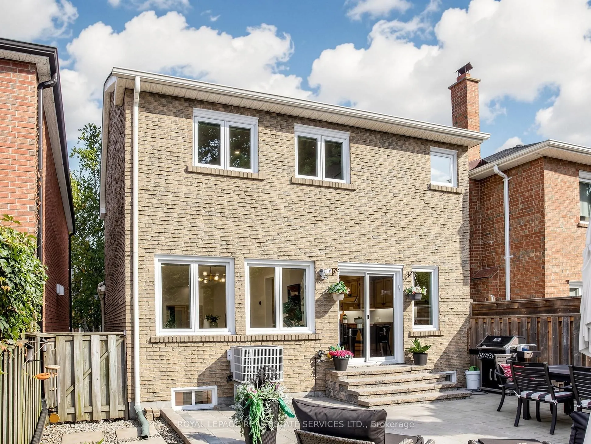 21 GLENMANOR Way